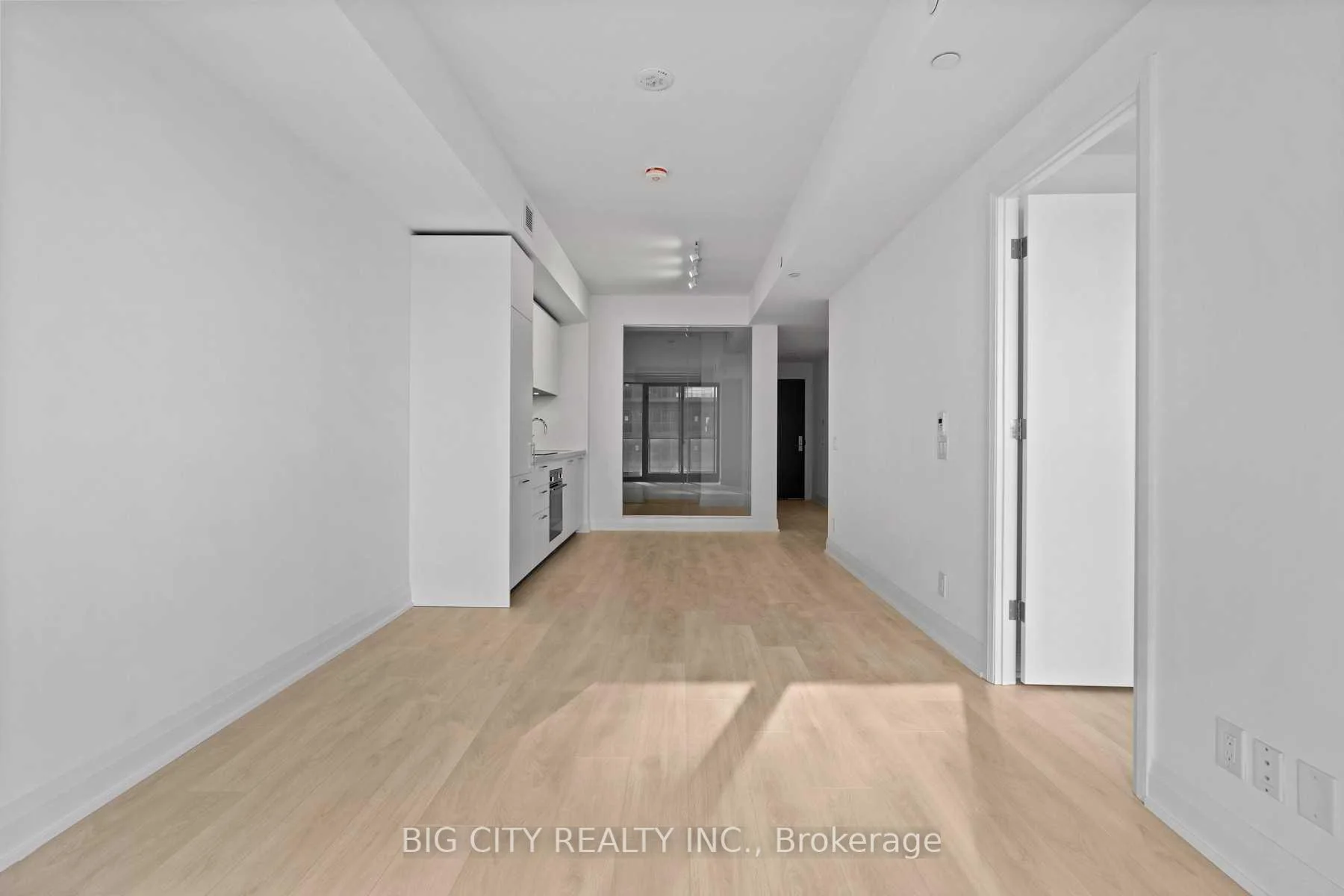 Photo 10 of Unit 904, 25 Frederick Todd Way, Toronto, Thorncliffe Park — HOMEH