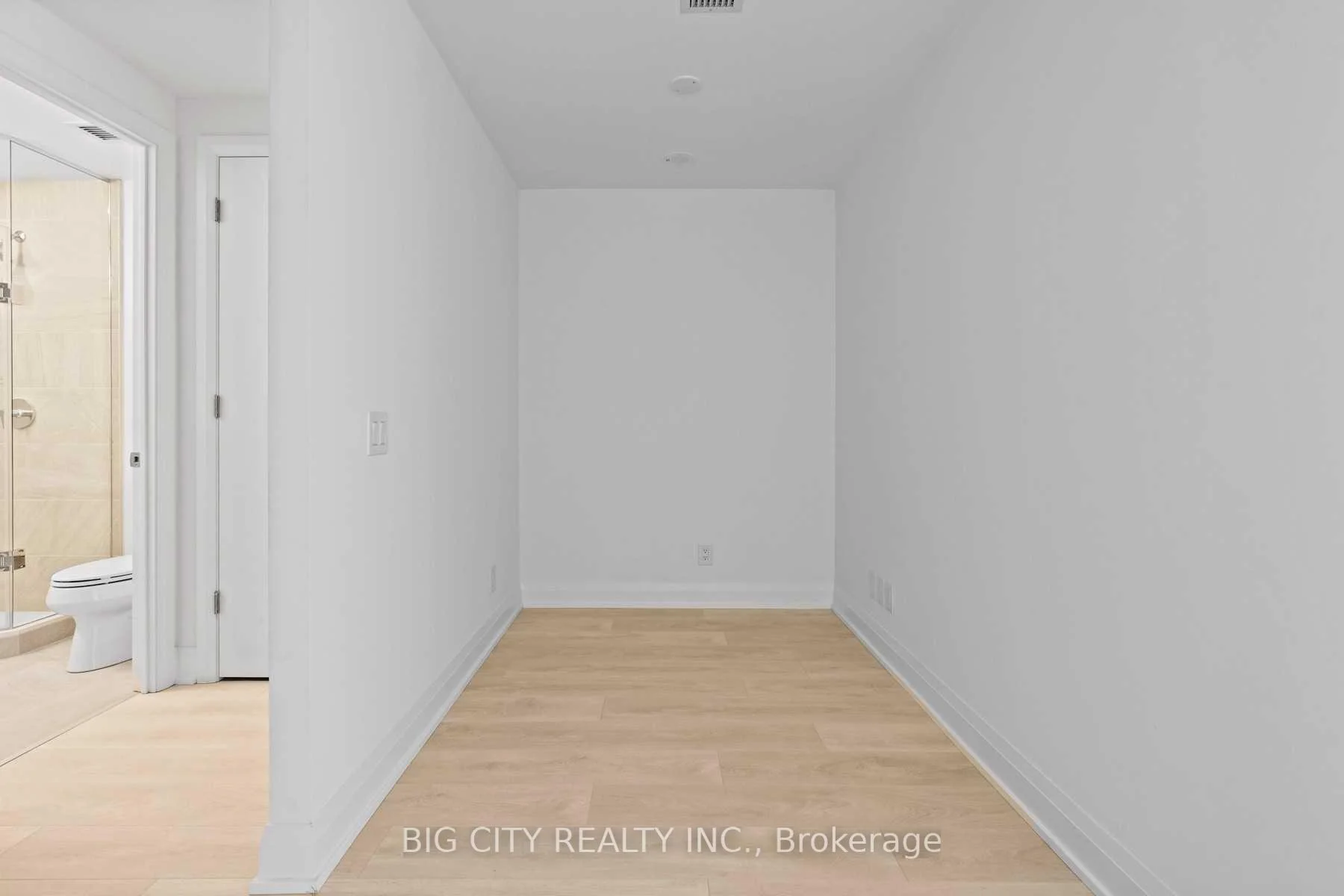 Photo 16 of Unit 904, 25 Frederick Todd Way, Toronto, Thorncliffe Park — HOMEH
