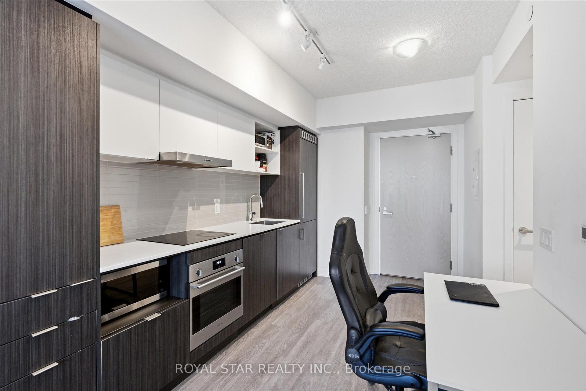 Photo 8 of Unit 4015, 55 Cooper Street, Toronto, Waterfront Communities — HOMEH