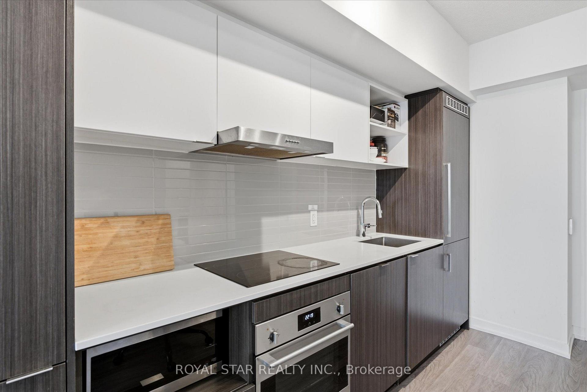 Photo 9 of Unit 4015, 55 Cooper Street, Toronto, Waterfront Communities — HOMEH