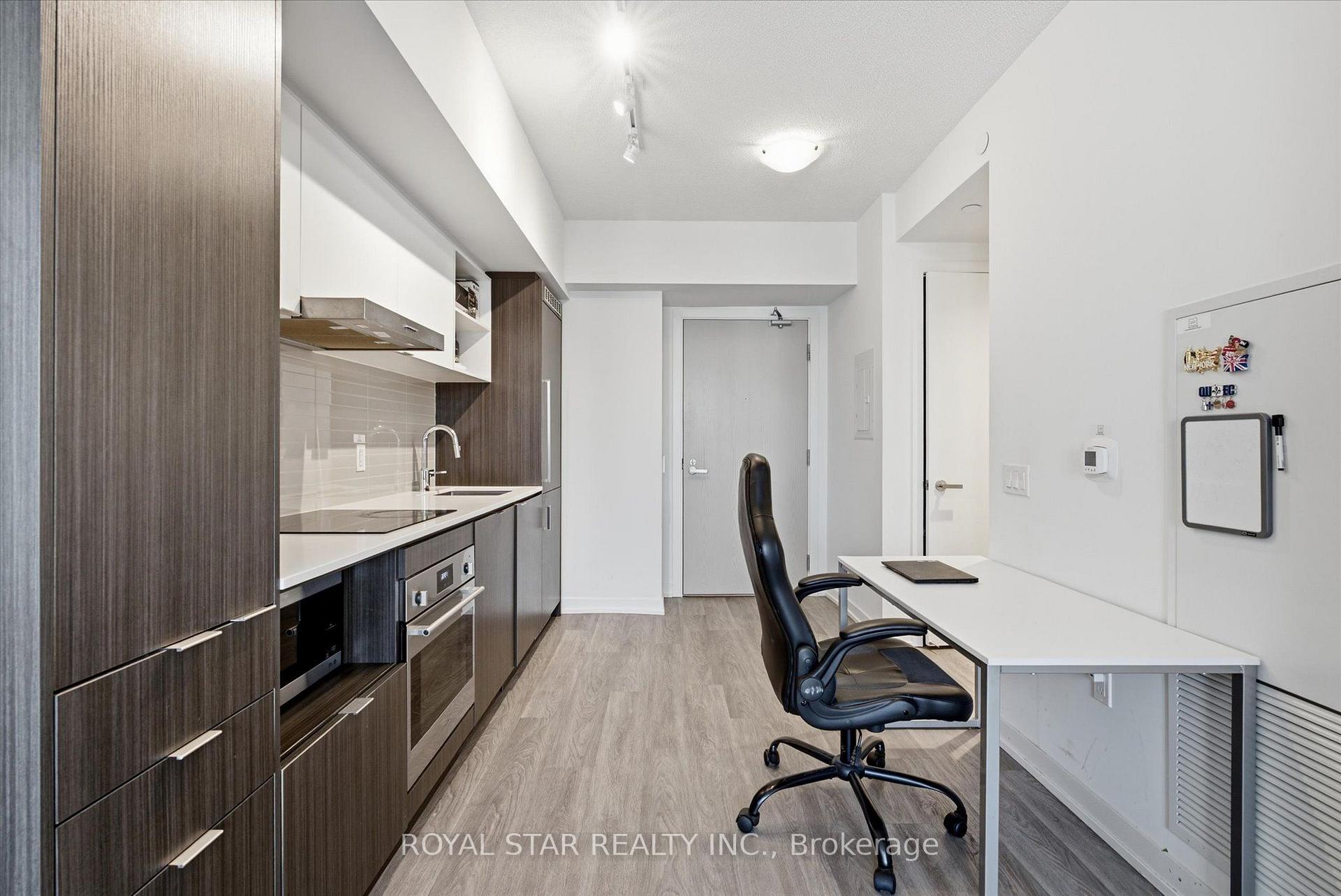 Photo 10 of Unit 4015, 55 Cooper Street, Toronto, Waterfront Communities — HOMEH
