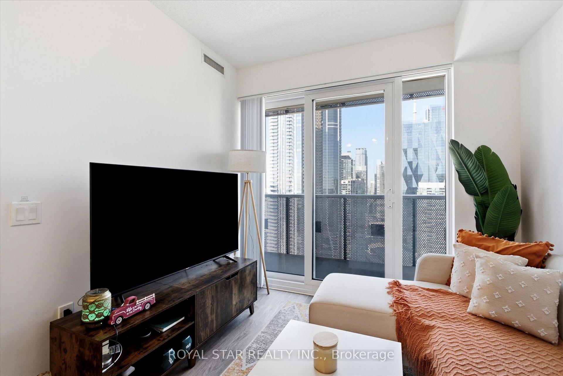 Photo 13 of Unit 4015, 55 Cooper Street, Toronto, Waterfront Communities — HOMEH