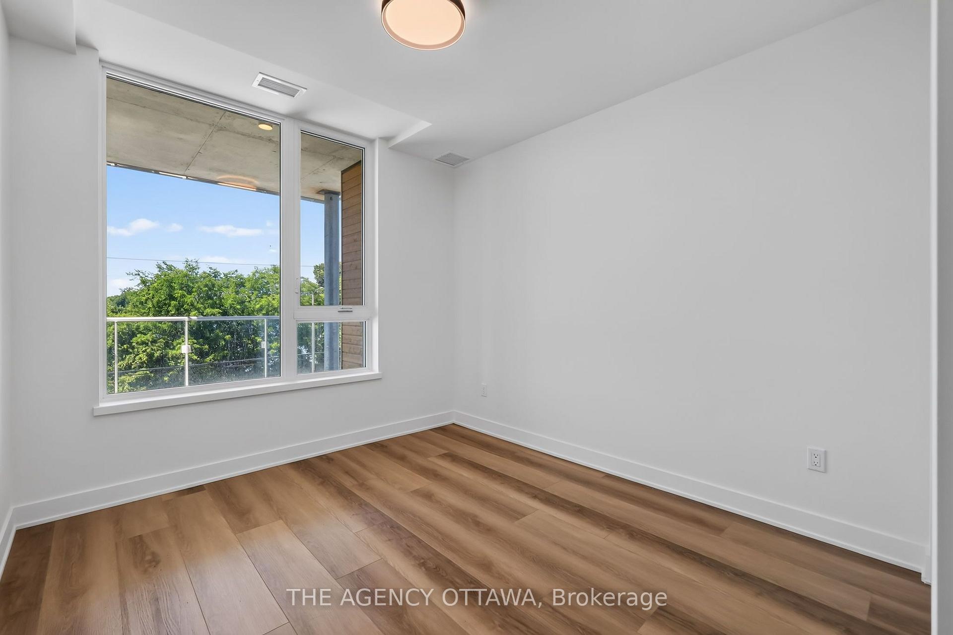 Photo 10 of Unit 204, 3085 Riverside Drive, Ottawa, Mooneys Bay/Riverside Park — HOMEH