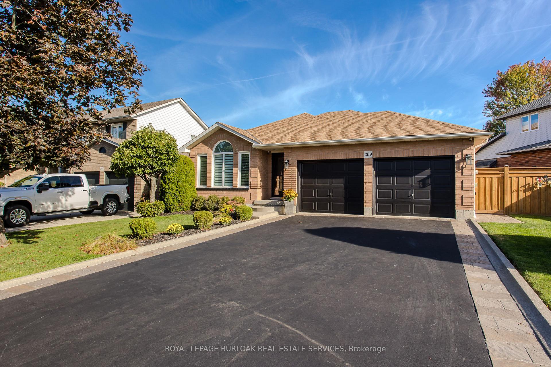 Photo 2 of 209 Portage Lane, Hamilton, Rural Glanbrook — HOMEH