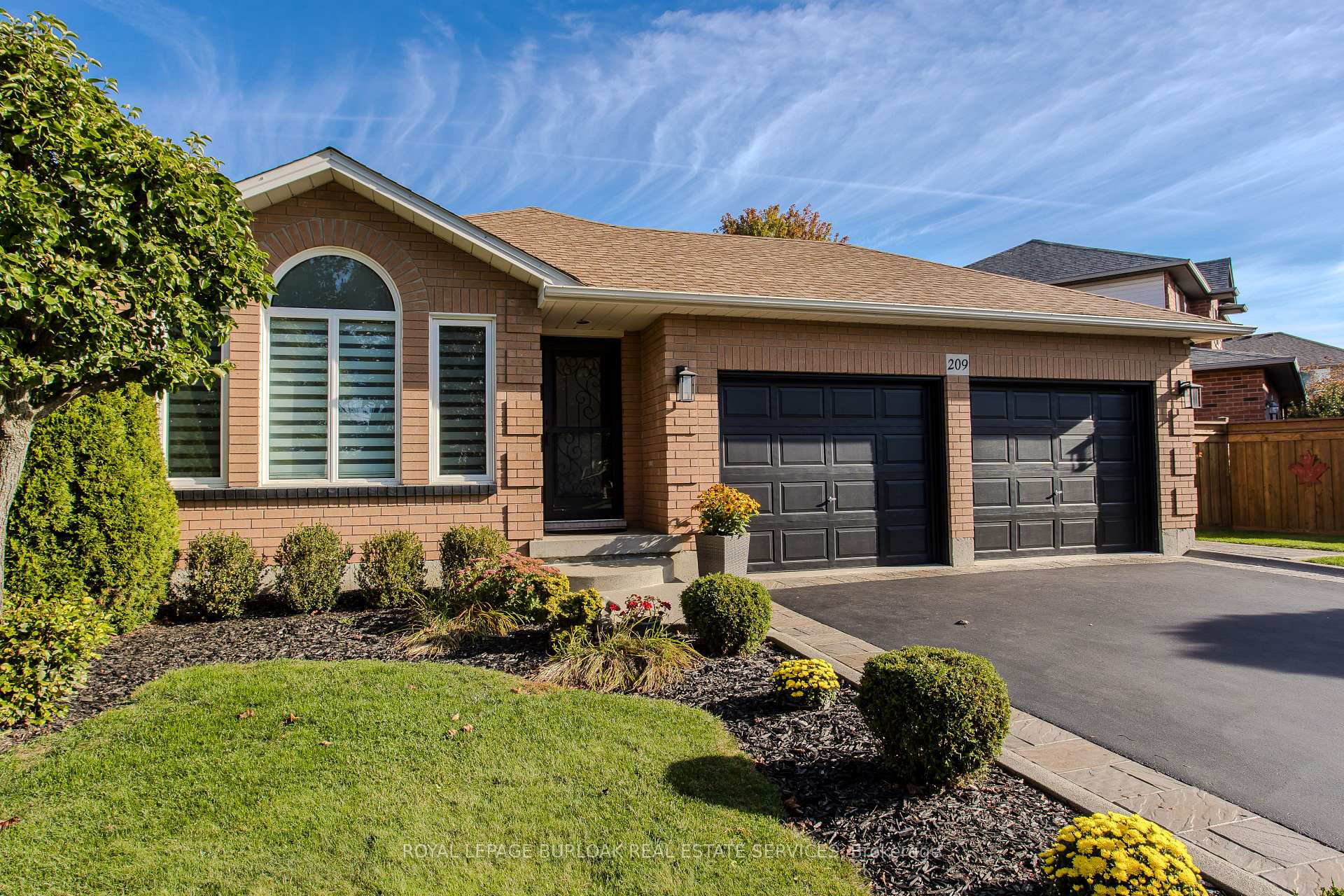 Photo 3 of 209 Portage Lane, Hamilton, Rural Glanbrook — HOMEH