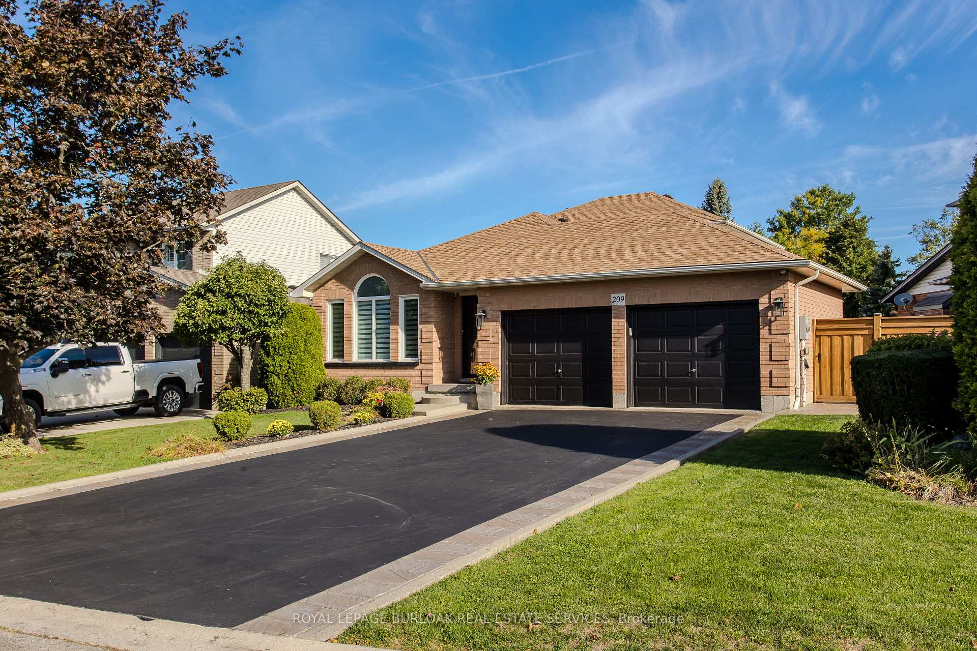 Photo 4 of 209 Portage Lane, Hamilton, Rural Glanbrook — HOMEH