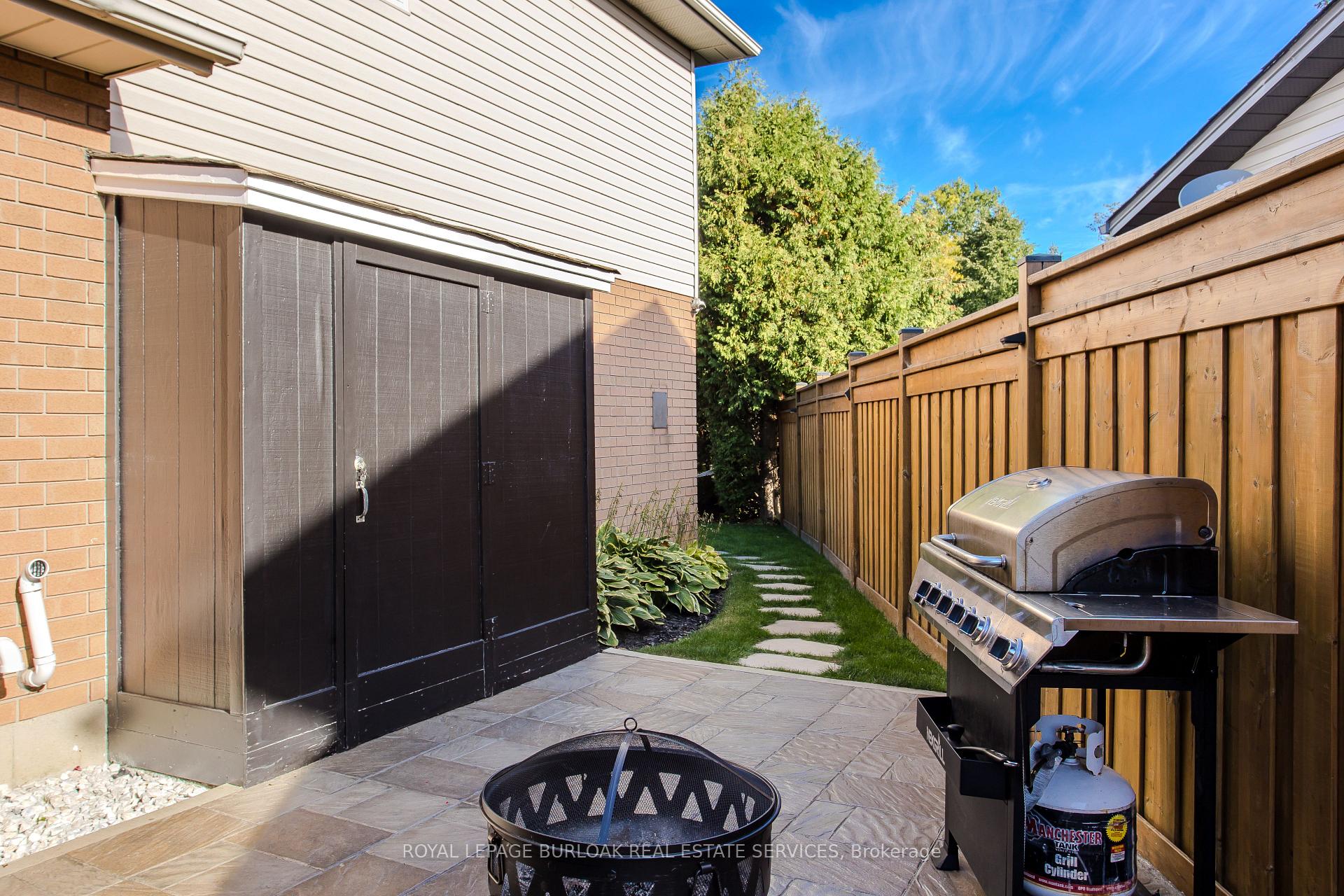 Photo 7 of 209 Portage Lane, Hamilton, Rural Glanbrook — HOMEH