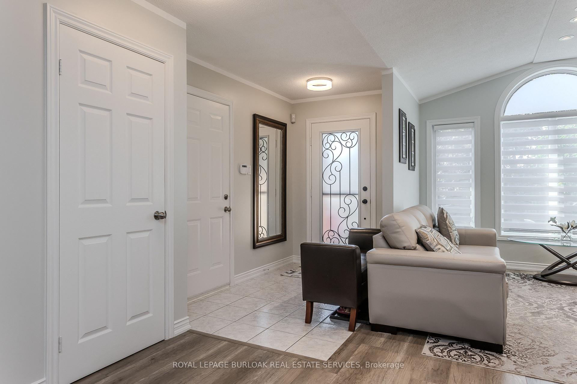 Photo 8 of 209 Portage Lane, Hamilton, Rural Glanbrook — HOMEH