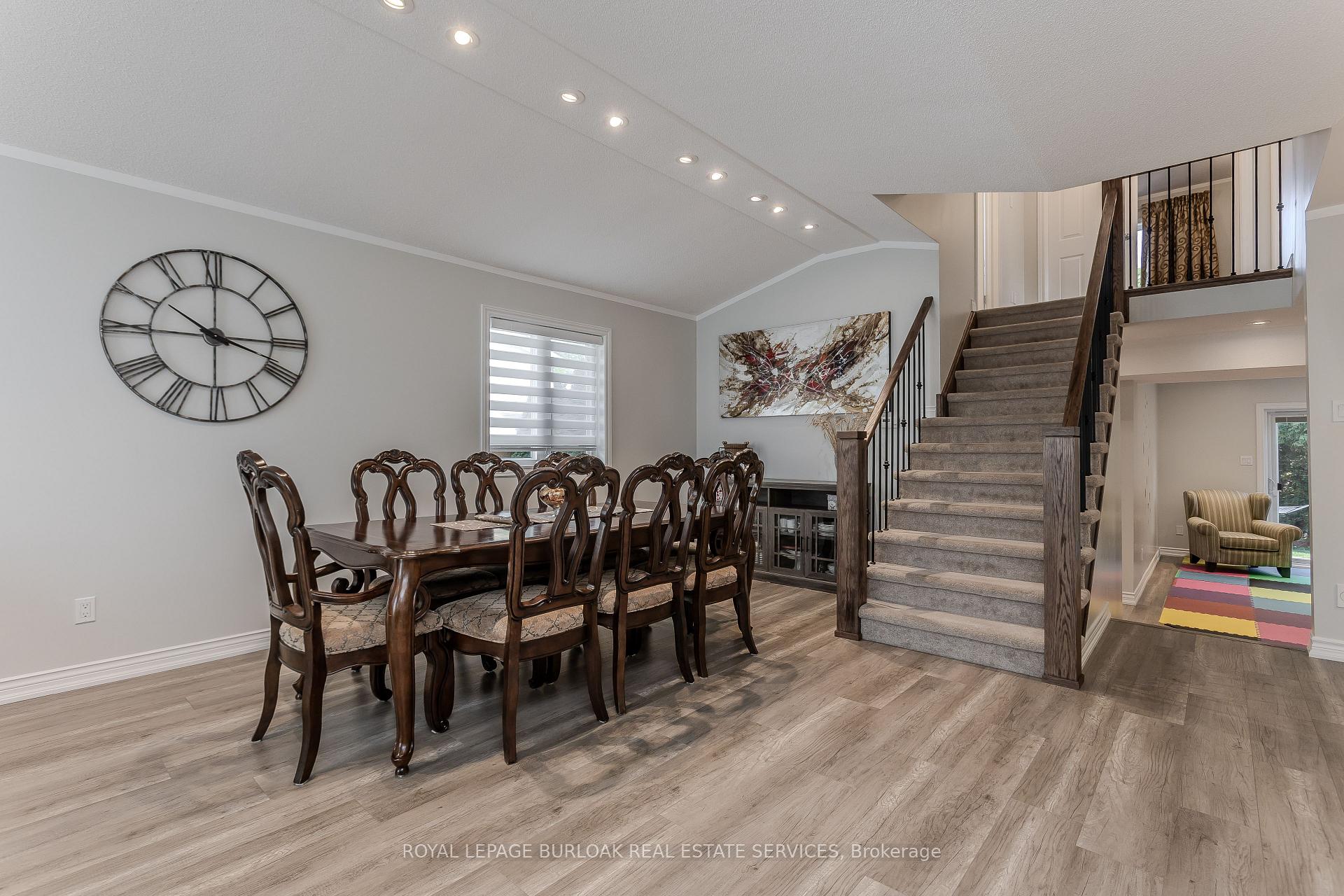 Photo 10 of 209 Portage Lane, Hamilton, Rural Glanbrook — HOMEH