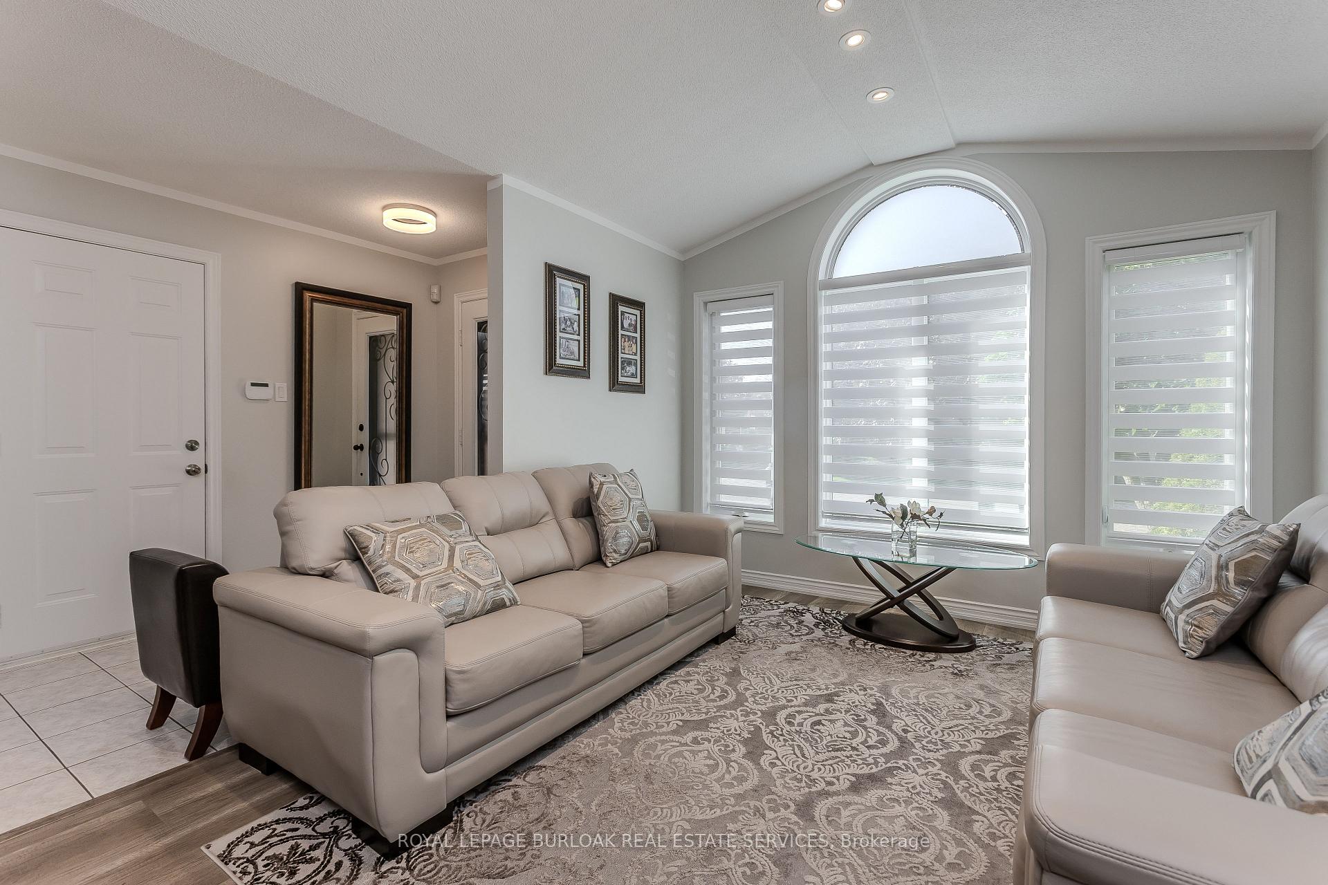 Photo 14 of 209 Portage Lane, Hamilton, Rural Glanbrook — HOMEH