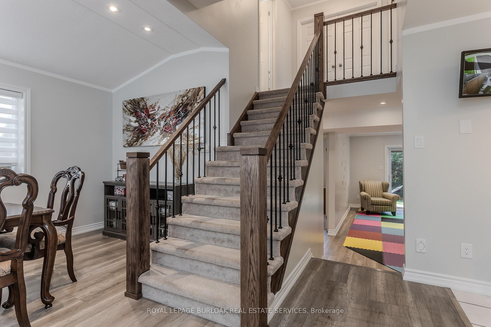 Photo 16 of 209 Portage Lane, Hamilton, Rural Glanbrook — HOMEH