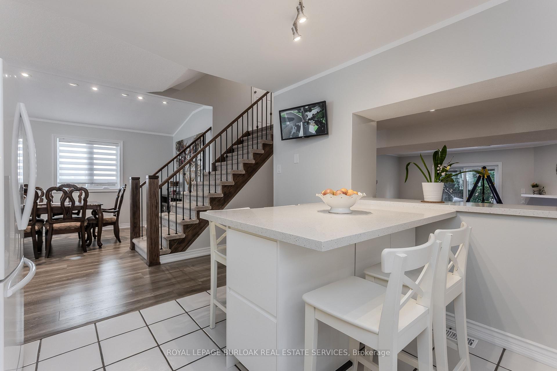 Photo 20 of 209 Portage Lane, Hamilton, Rural Glanbrook — HOMEH