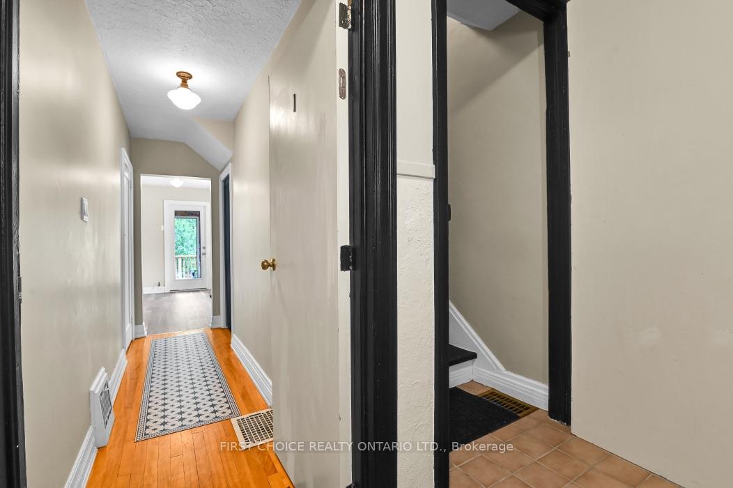 Photo 4 of 9 Huron Avenue, Ottawa, Ottawa West — HOMEH