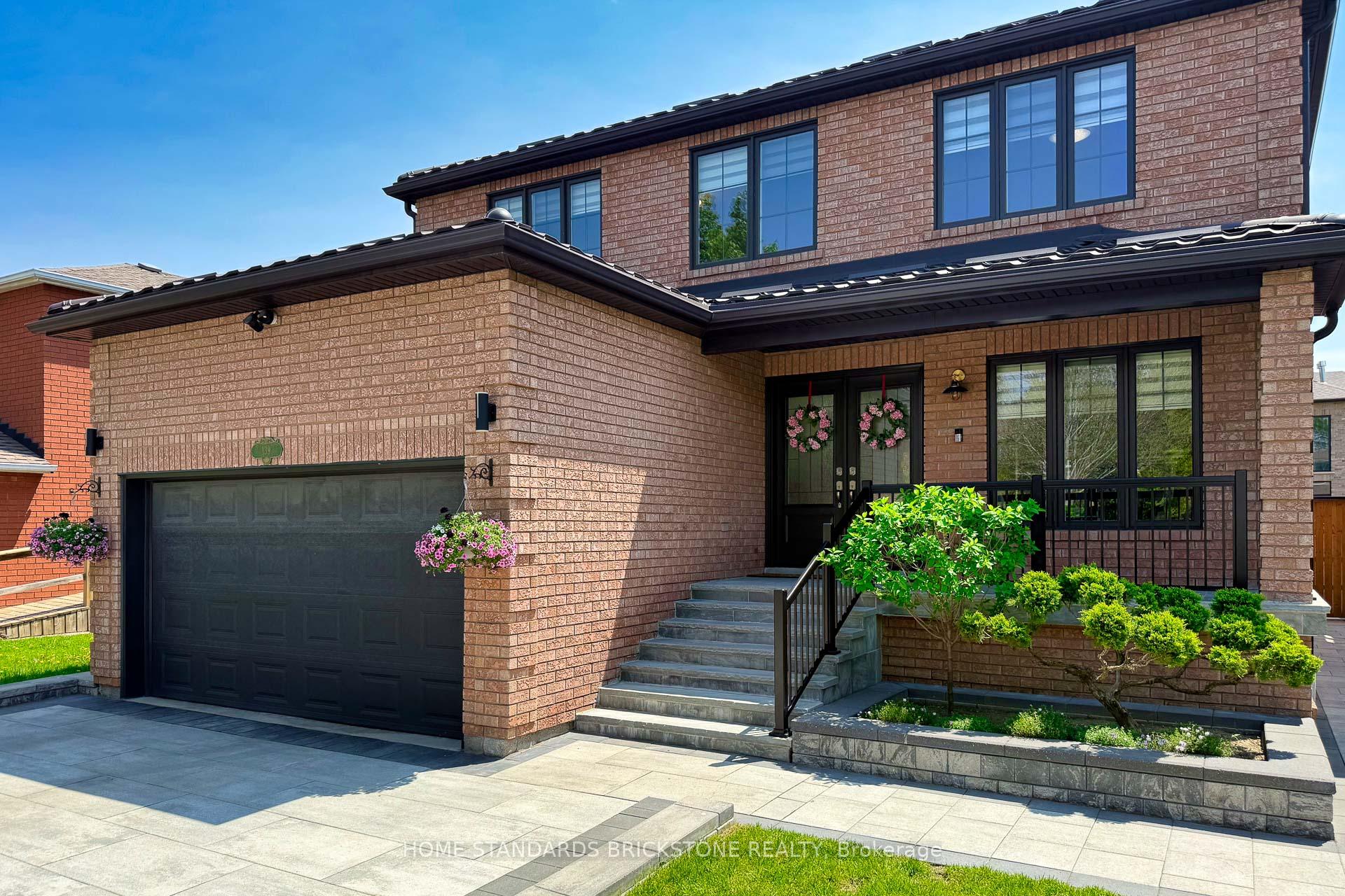 Photo 2 of 139 Pinewood Drive, Vaughan, Crestwood-Springfarm-Yorkhill — HOMEH
