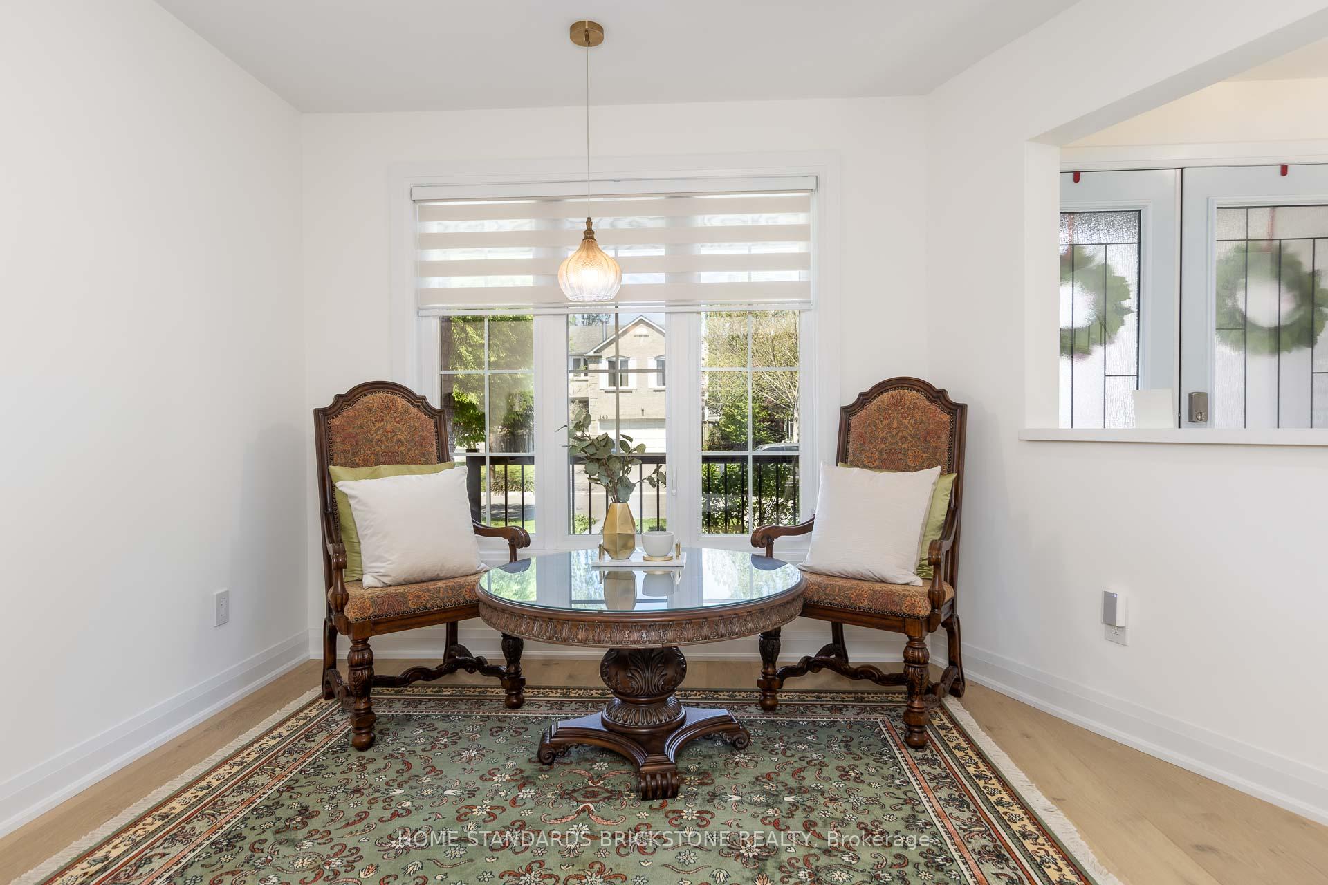 Photo 4 of 139 Pinewood Drive, Vaughan, Crestwood-Springfarm-Yorkhill — HOMEH