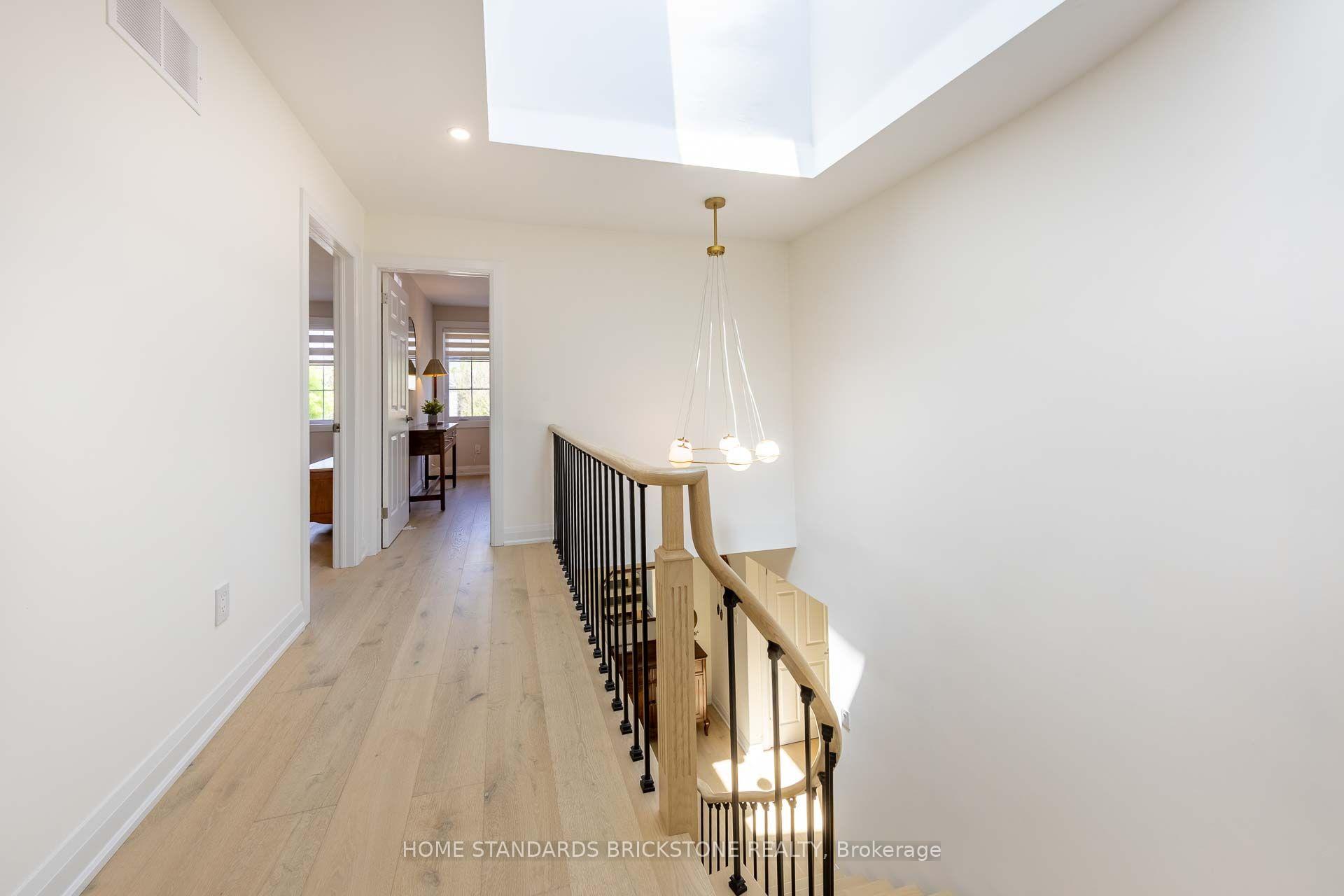 Photo 24 of 139 Pinewood Drive, Vaughan, Crestwood-Springfarm-Yorkhill — HOMEH