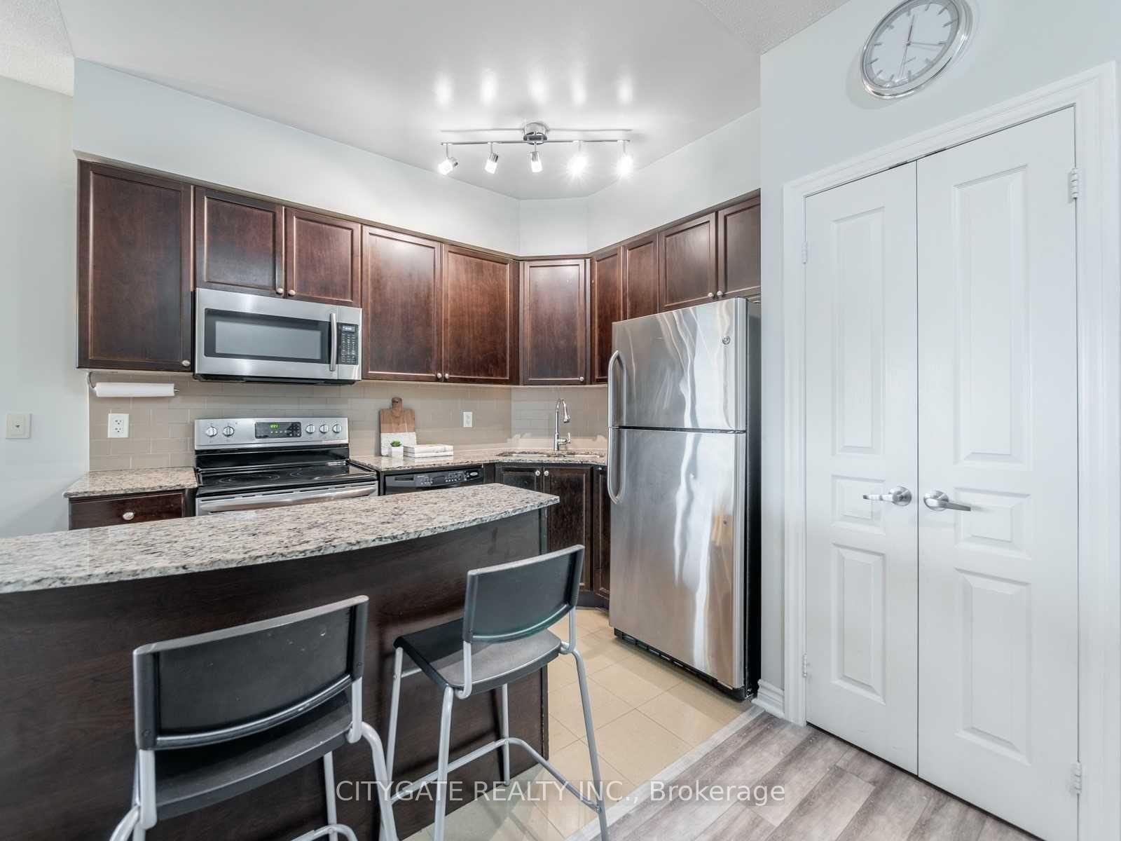 Photo 10 of Unit 314, 225 Webb Drive, Mississauga, City Centre — HOMEH