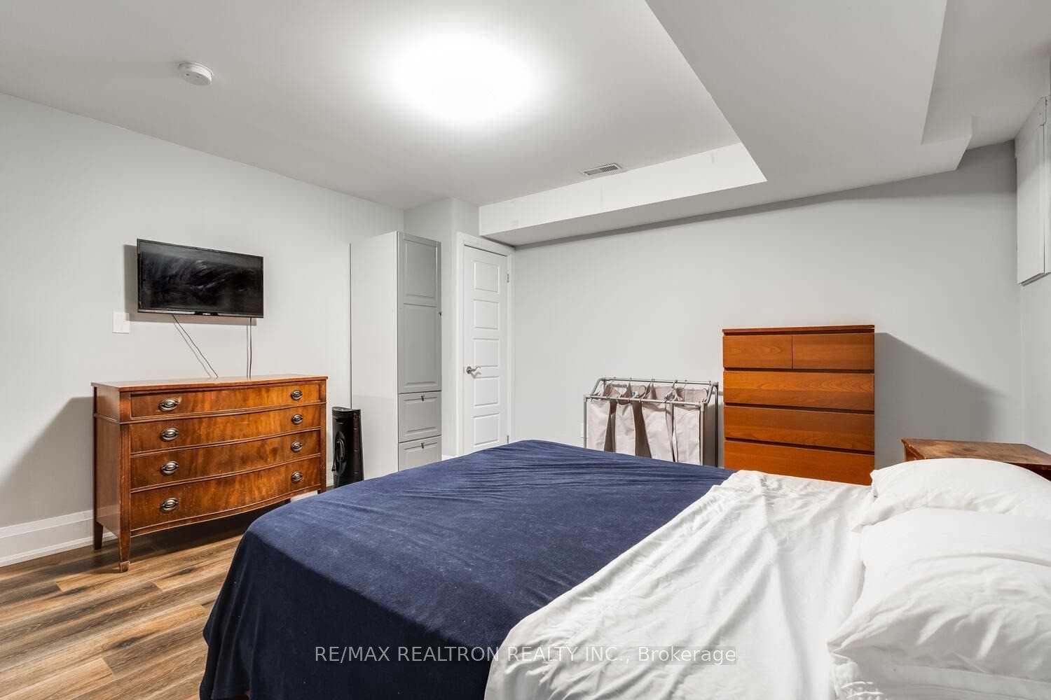 Photo 19 of Unit Lower, 1319 Gerrard Street E, Toronto, Greenwood-Coxwell — HOMEH