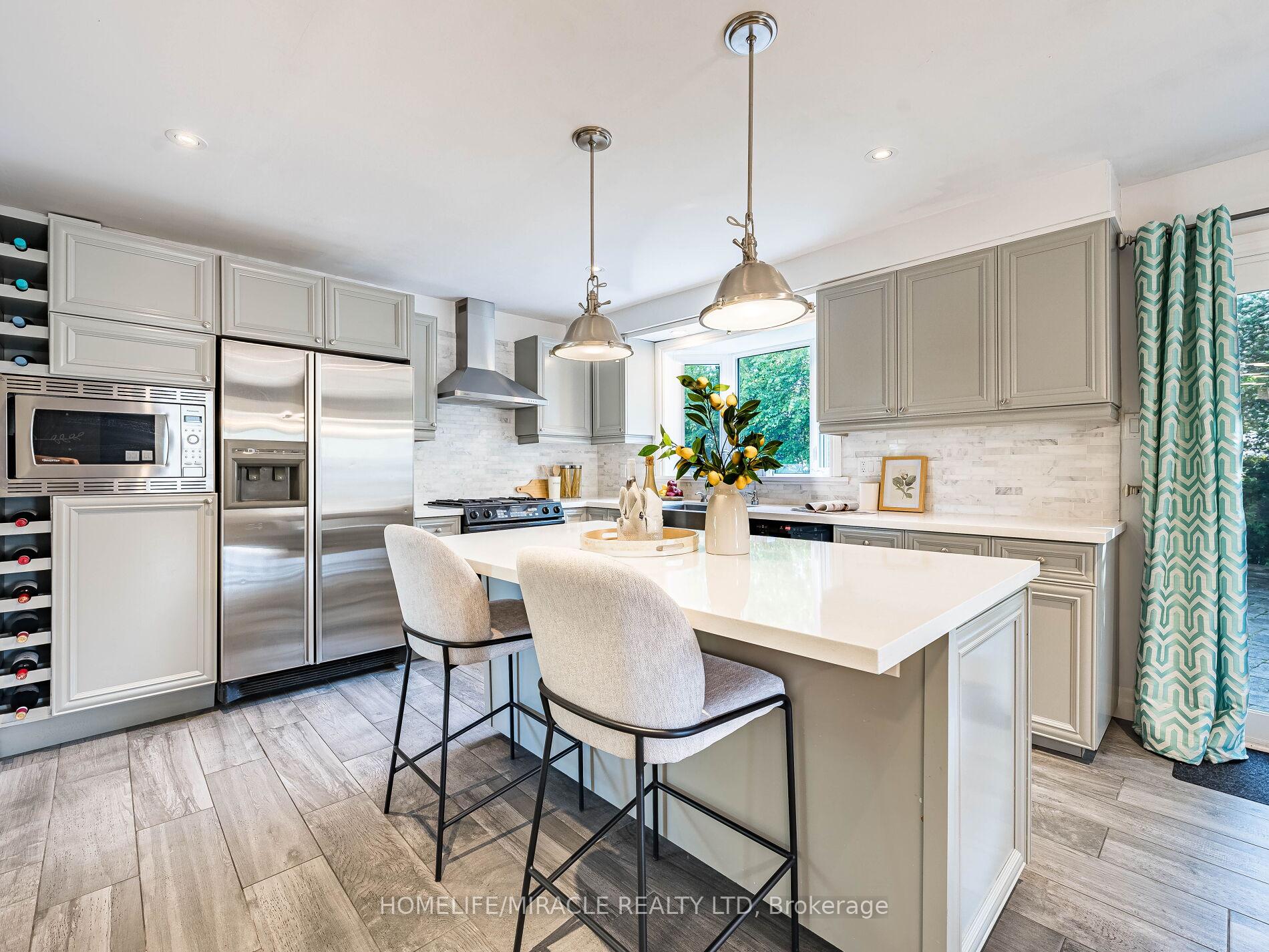Photo 6 of 7 Chapais Crescent, Scarborough, Centennial Scarborough — HOMEH
