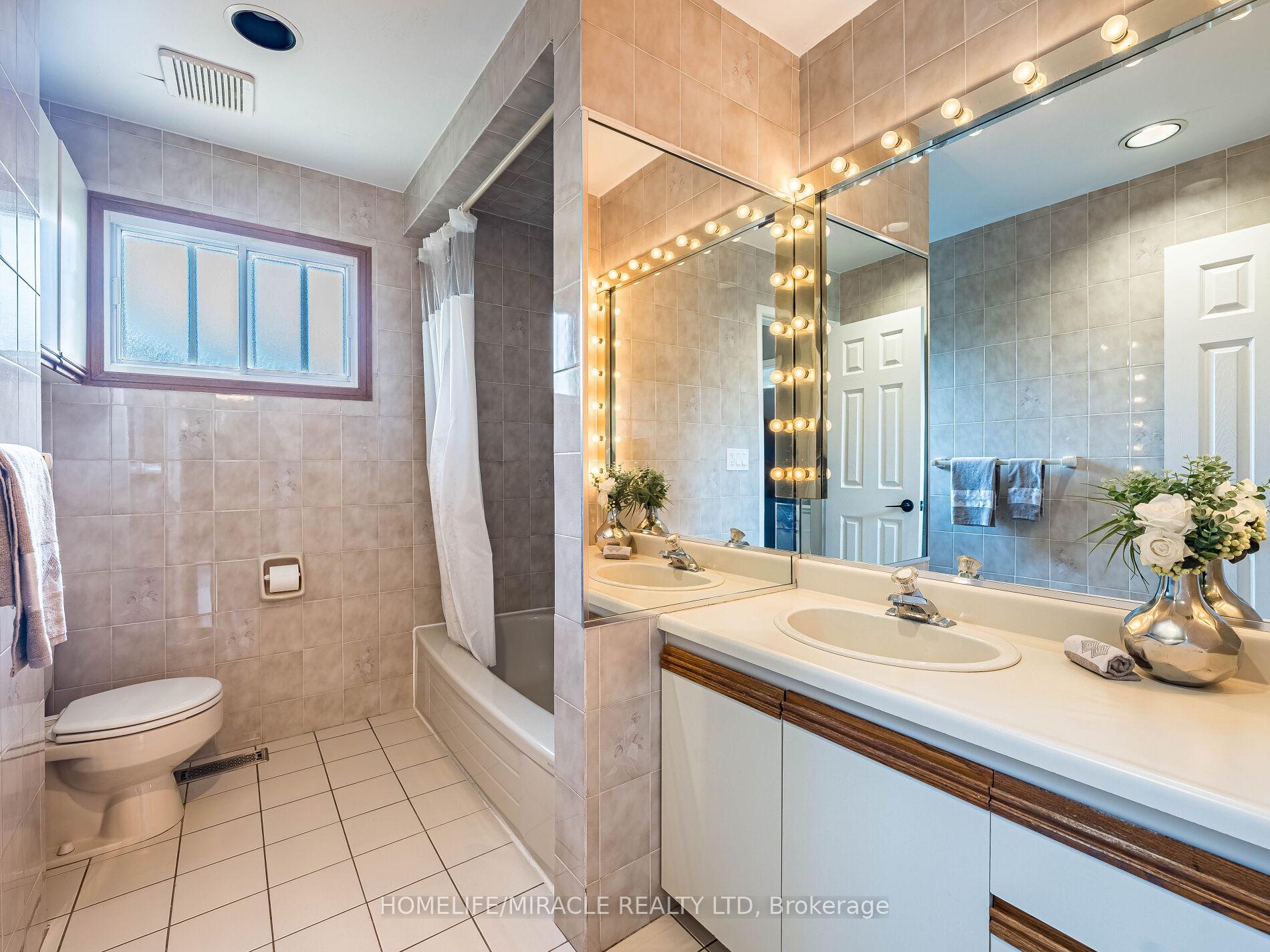 Photo 14 of 7 Chapais Crescent, Scarborough, Centennial Scarborough — HOMEH