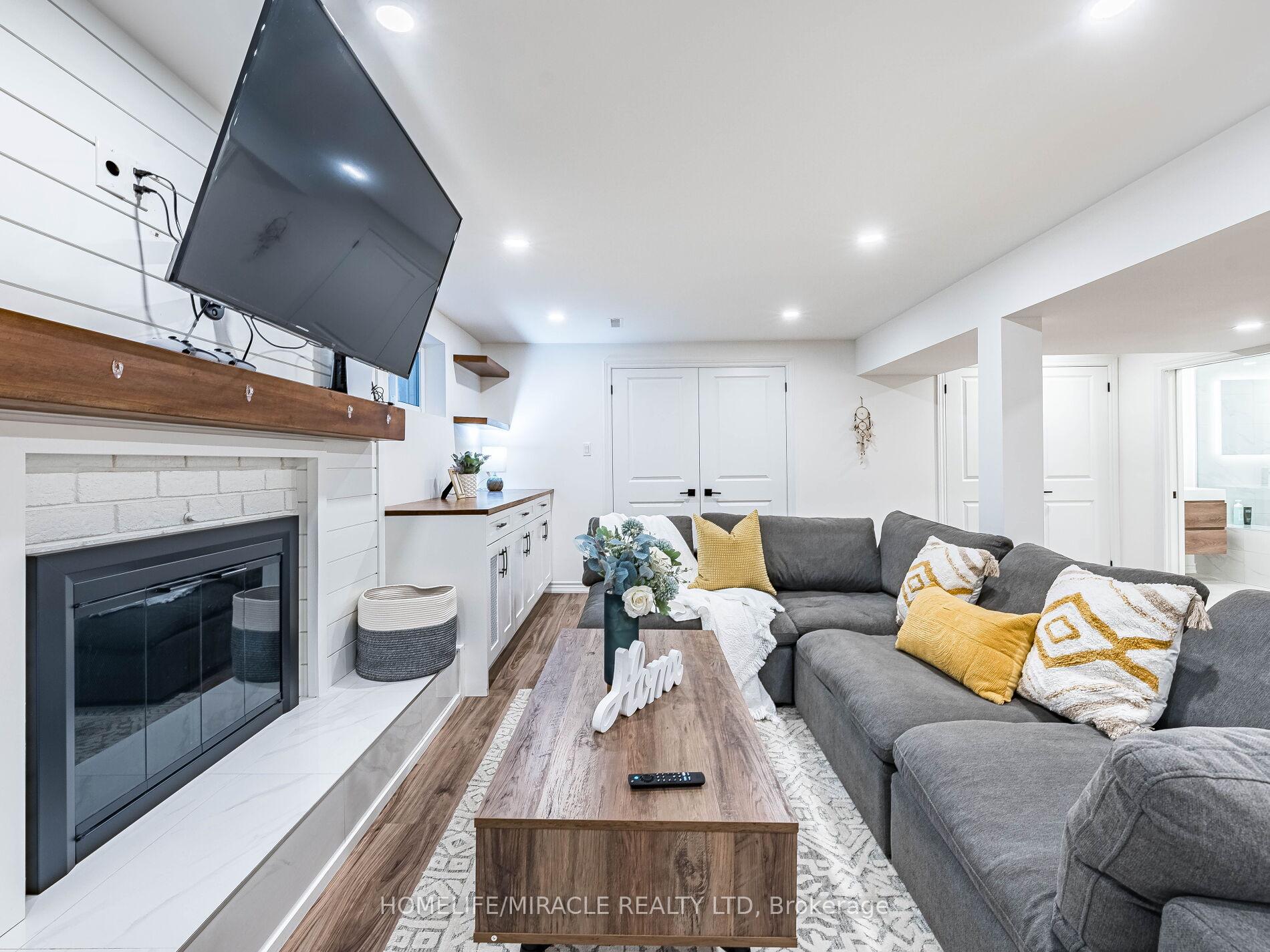 Photo 15 of 7 Chapais Crescent, Scarborough, Centennial Scarborough — HOMEH