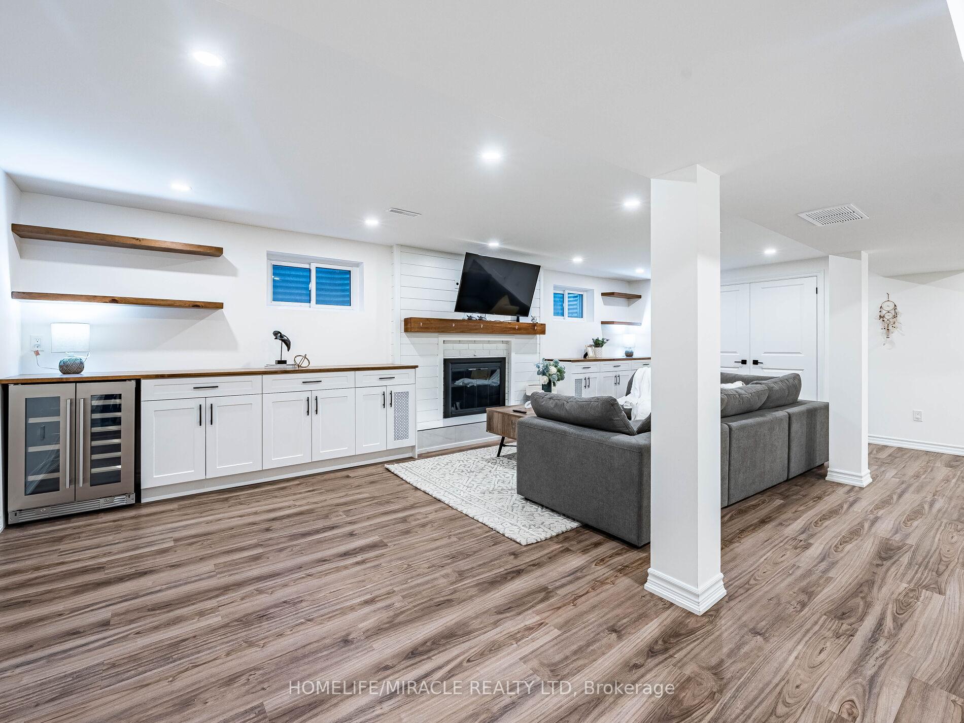 Photo 17 of 7 Chapais Crescent, Scarborough, Centennial Scarborough — HOMEH