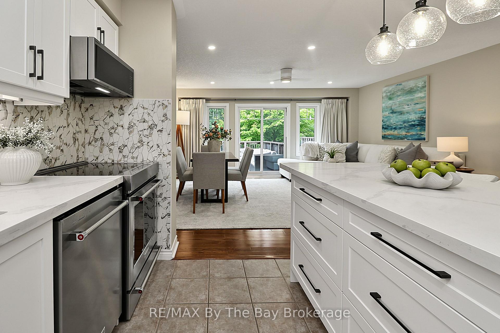 Photo 19 of 50 Silver Glen Boulevard, Collingwood — HOMEH