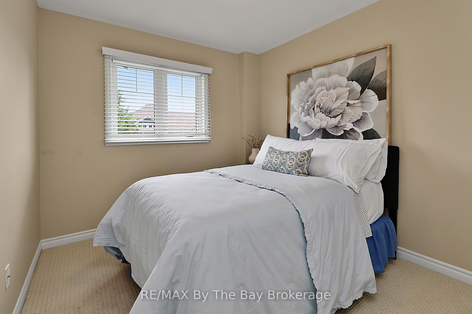 Photo 44 of 50 Silver Glen Boulevard, Collingwood — HOMEH