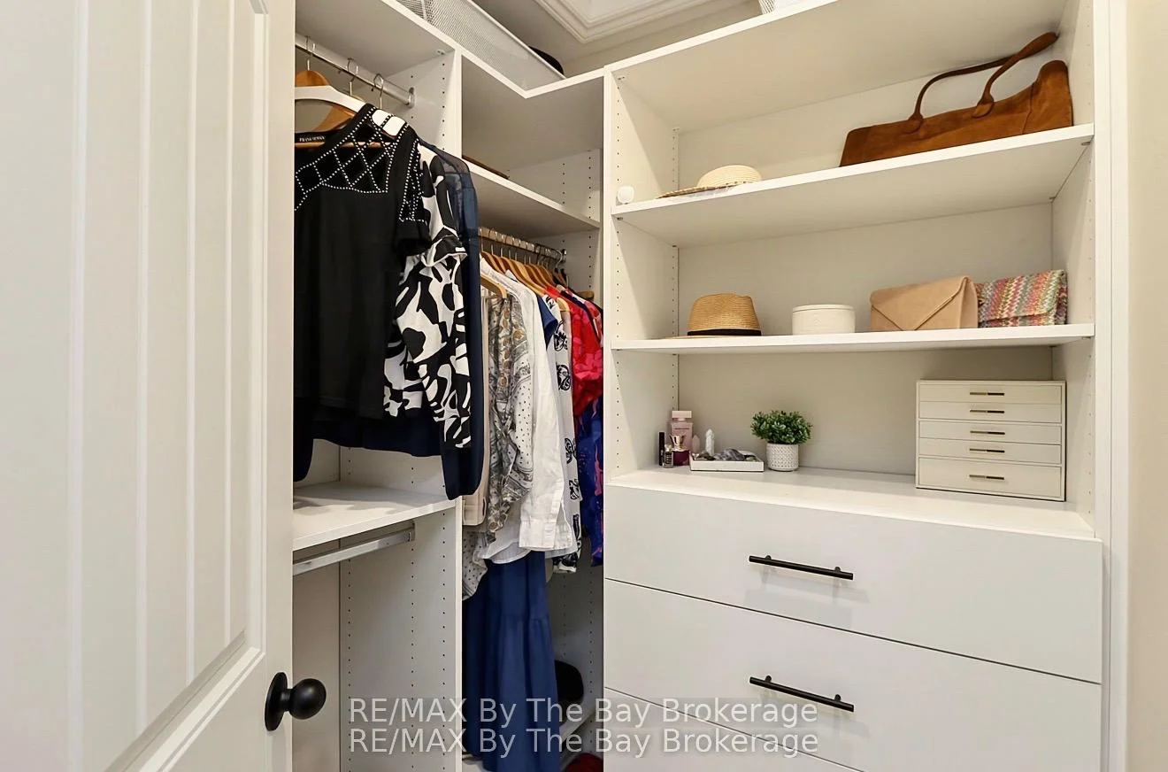 Photo 35 of 50 Silver Glen Boulevard, Collingwood — HOMEH