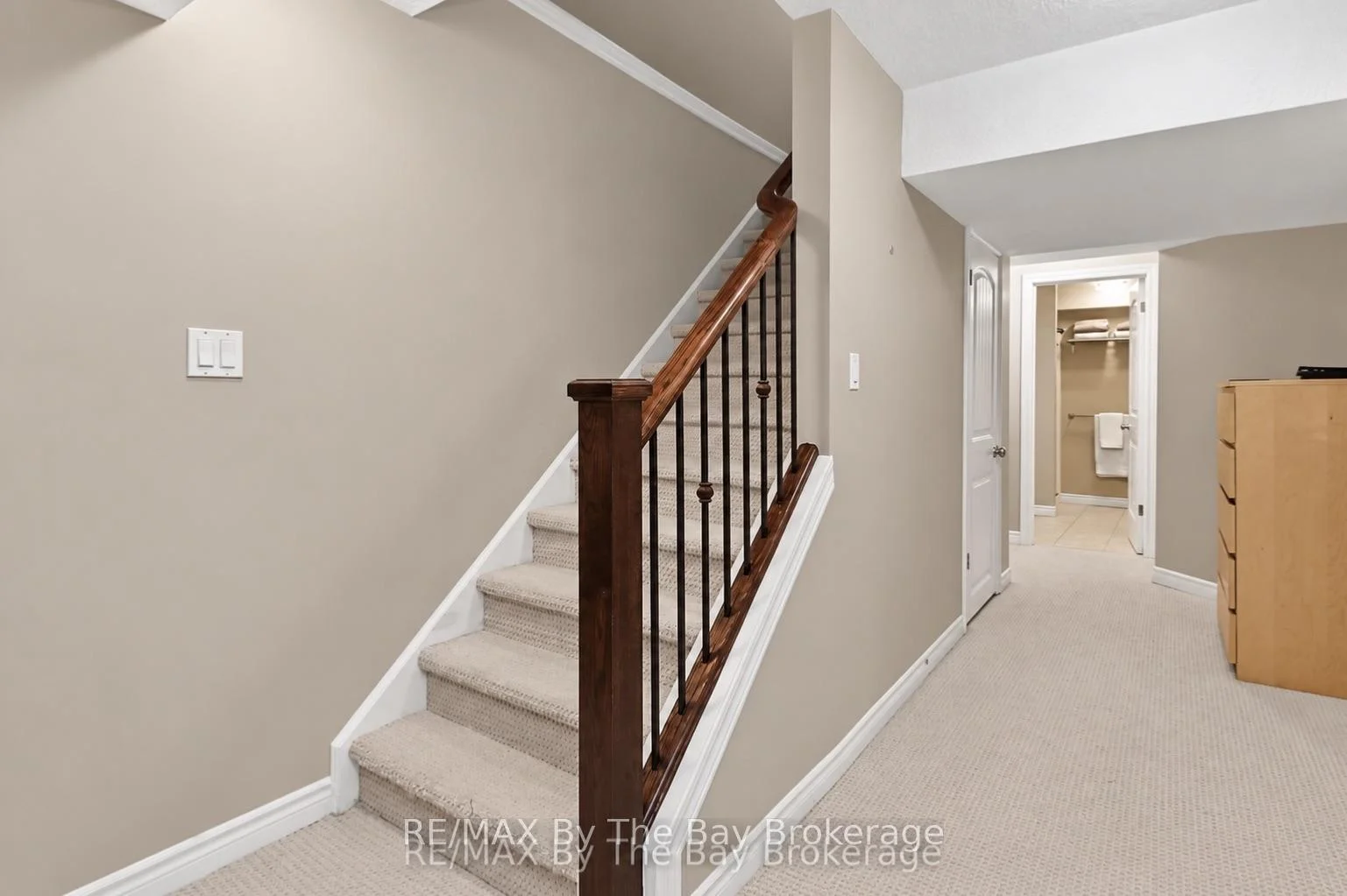 Photo 45 of 50 Silver Glen Boulevard, Collingwood — HOMEH
