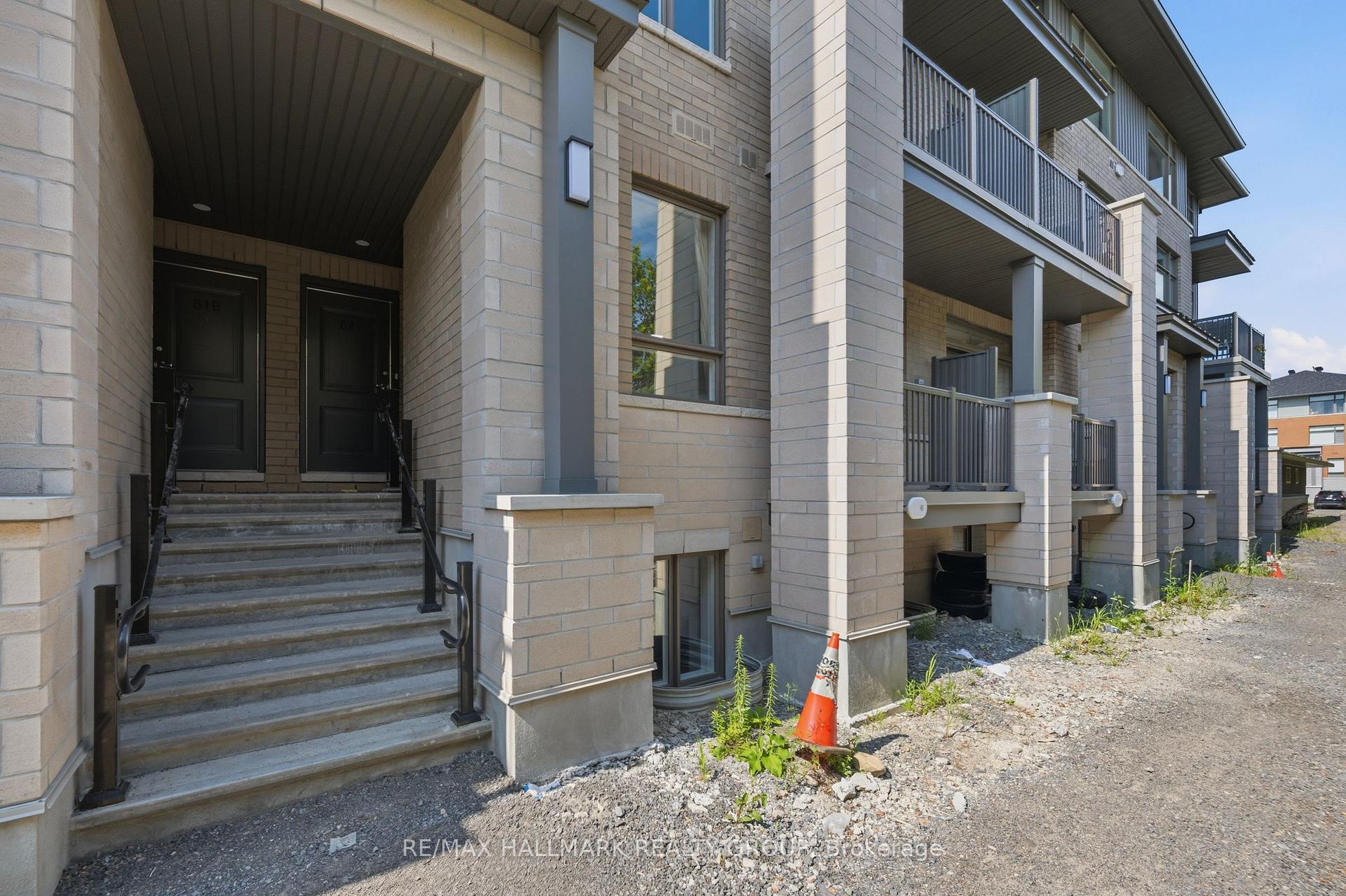 Photo 2 of 623 Silhouette Private, Ottawa, Barrhaven - Cedargrove/Fraserdale — HOMEH
