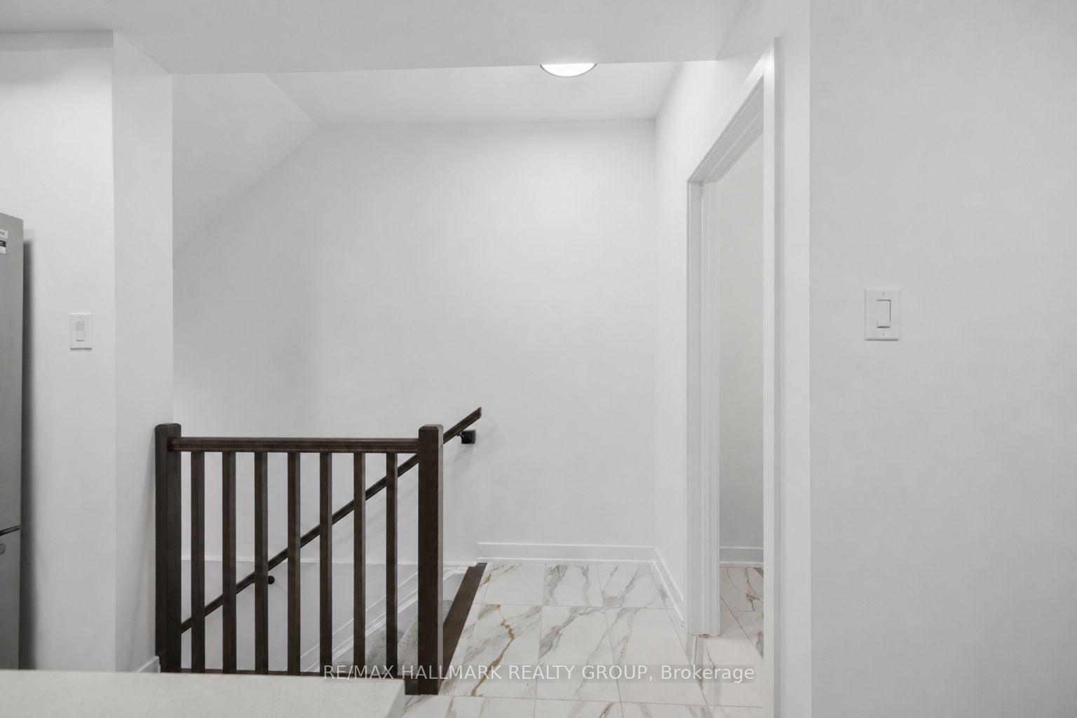 Photo 22 of 623 Silhouette Private, Ottawa, Barrhaven - Cedargrove/Fraserdale — HOMEH