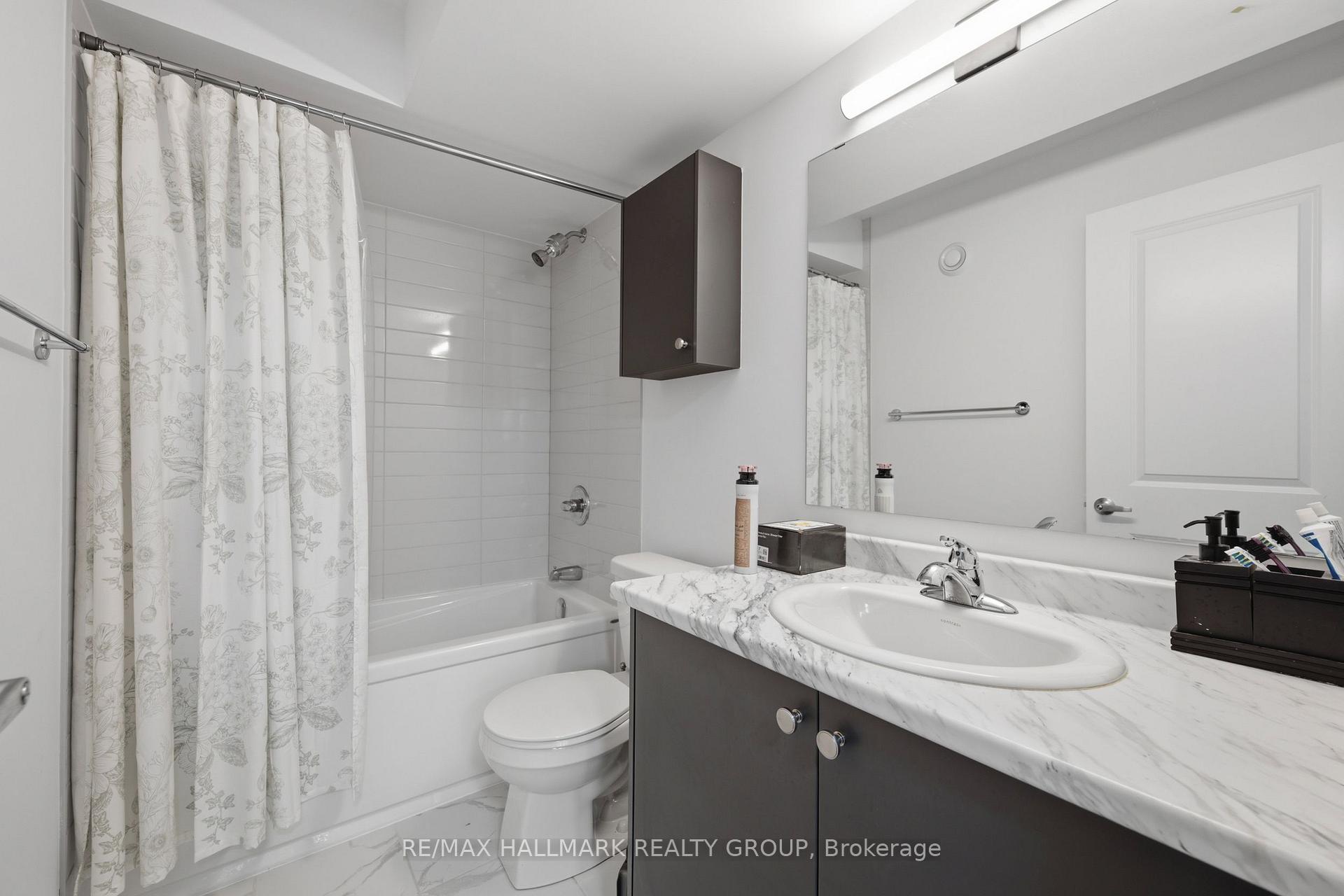 Photo 26 of 623 Silhouette Private, Ottawa, Barrhaven - Cedargrove/Fraserdale — HOMEH