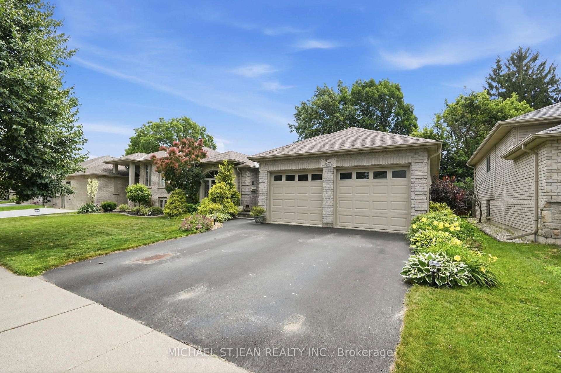 Photo 3 of 34 Brooklyn Avenue, Brantford, Lion's Park — HOMEH