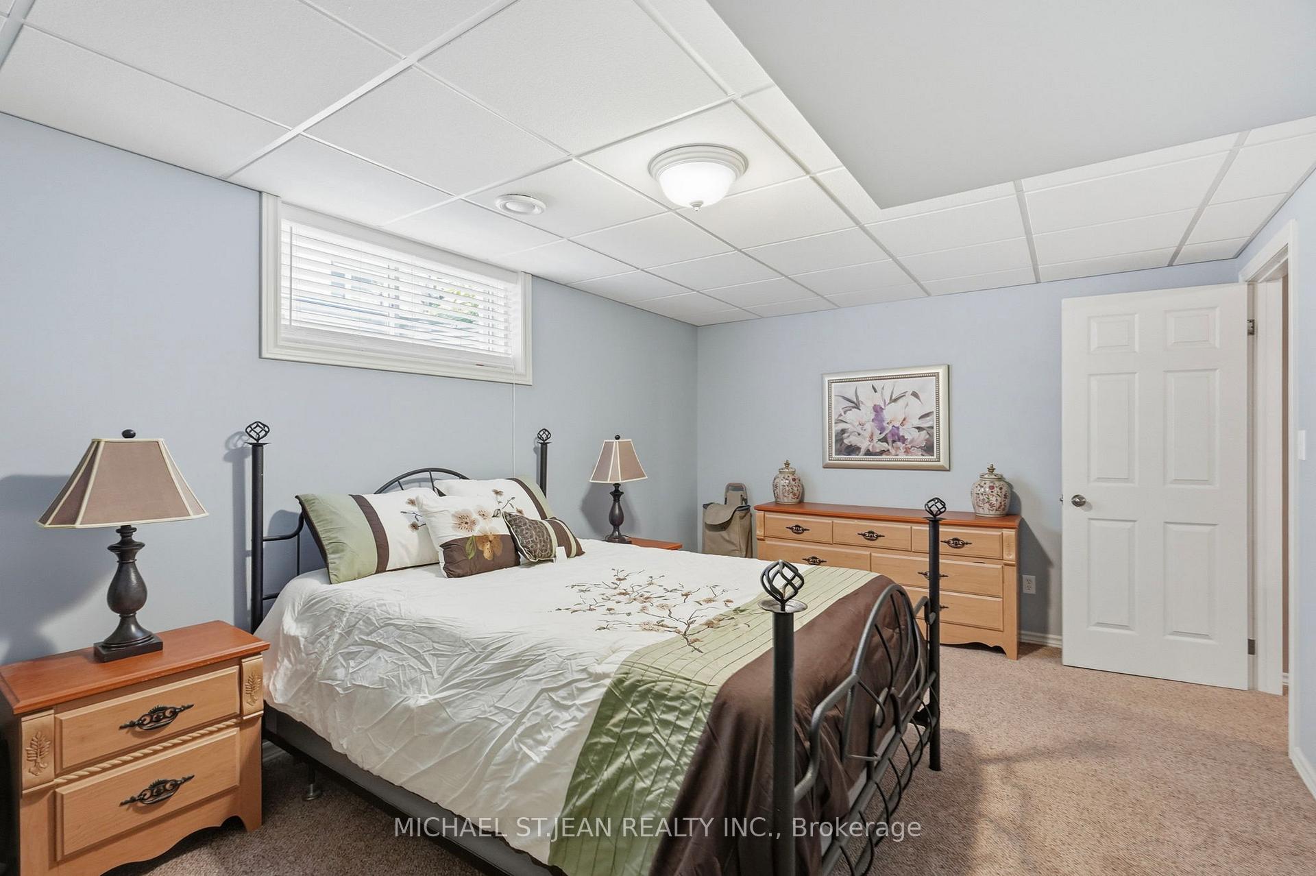 Photo 28 of 34 Brooklyn Avenue, Brantford, Lion's Park — HOMEH