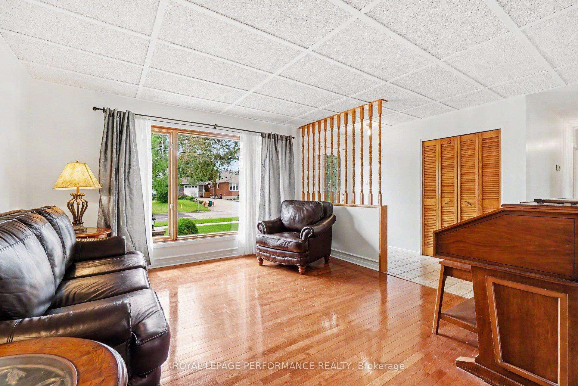 Photo 6 of 1599 Maxime Street, Ottawa, Pineview — HOMEH