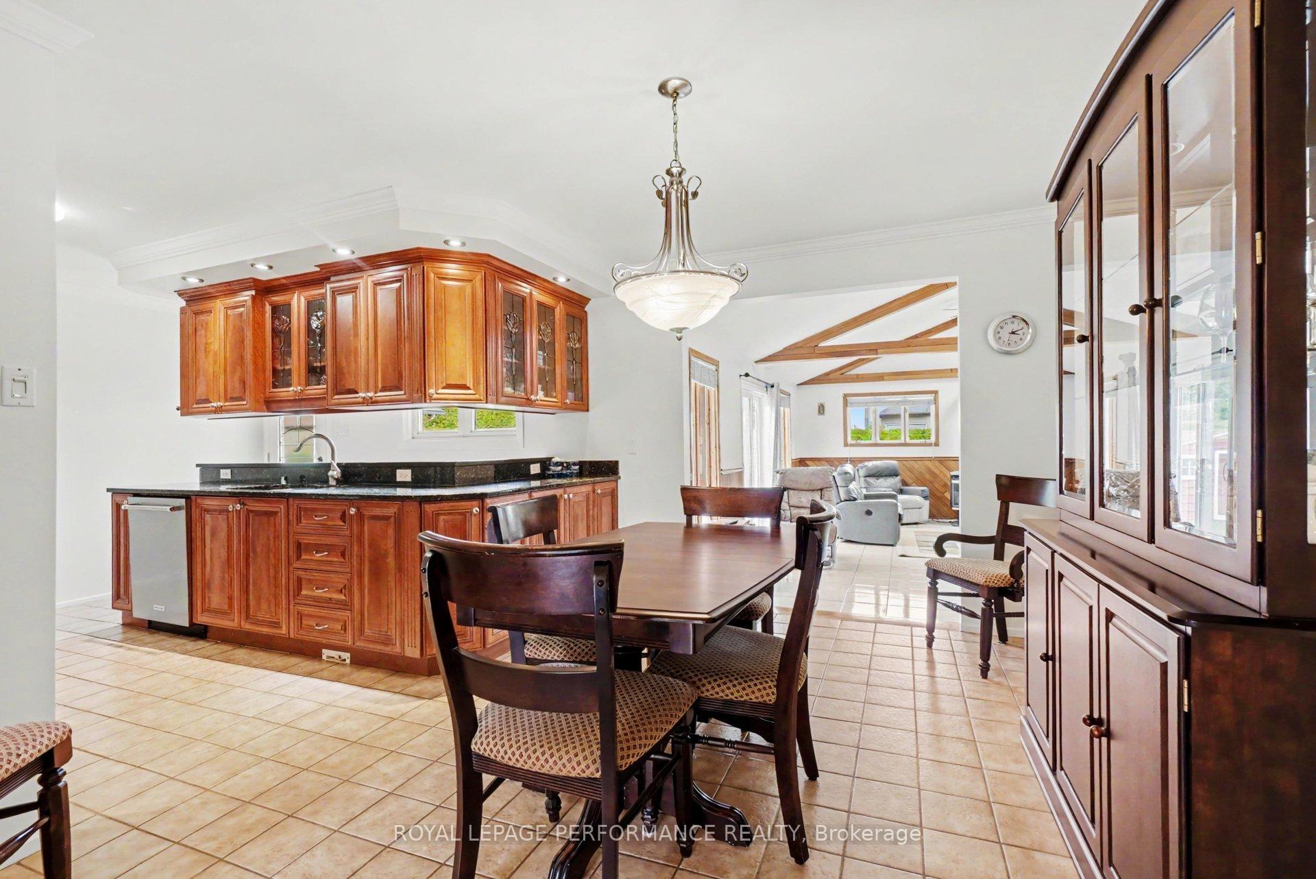 Photo 8 of 1599 Maxime Street, Ottawa, Pineview — HOMEH