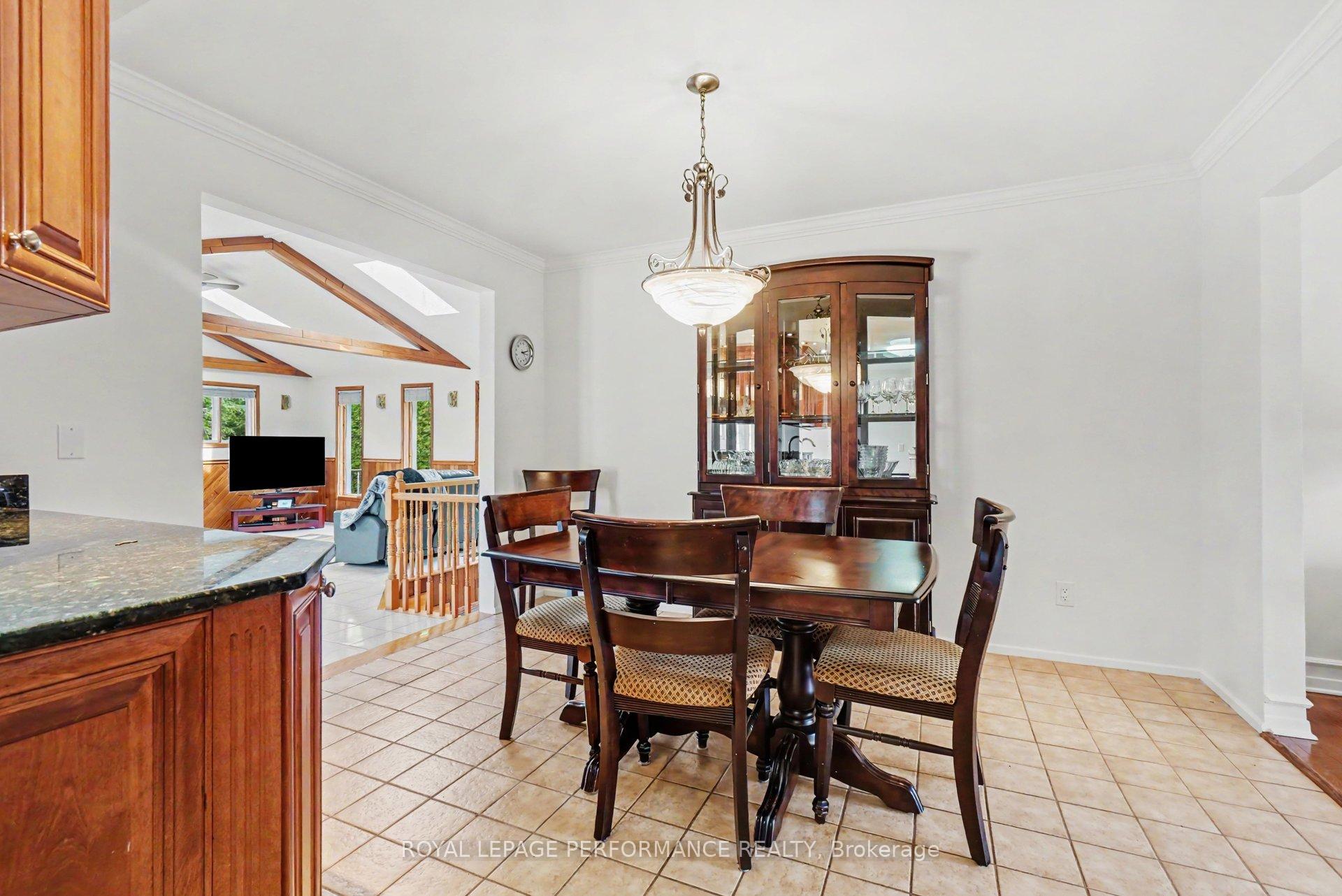 Photo 10 of 1599 Maxime Street, Ottawa, Pineview — HOMEH
