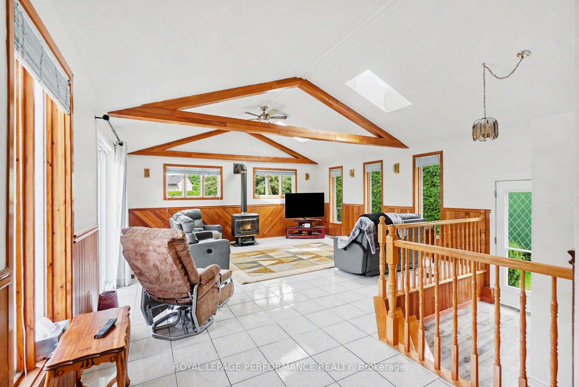 Photo 14 of 1599 Maxime Street, Ottawa, Pineview — HOMEH