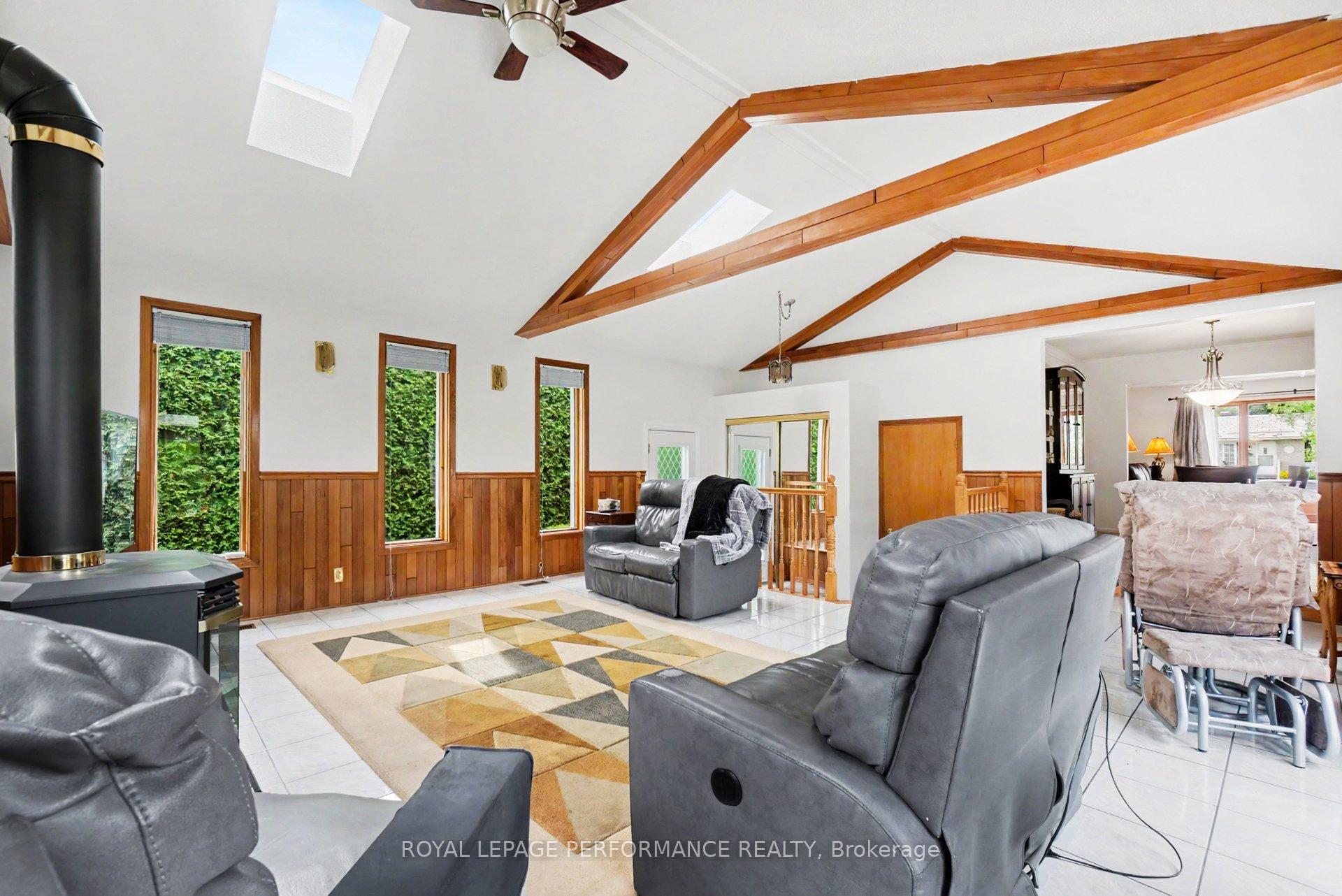 Photo 15 of 1599 Maxime Street, Ottawa, Pineview — HOMEH