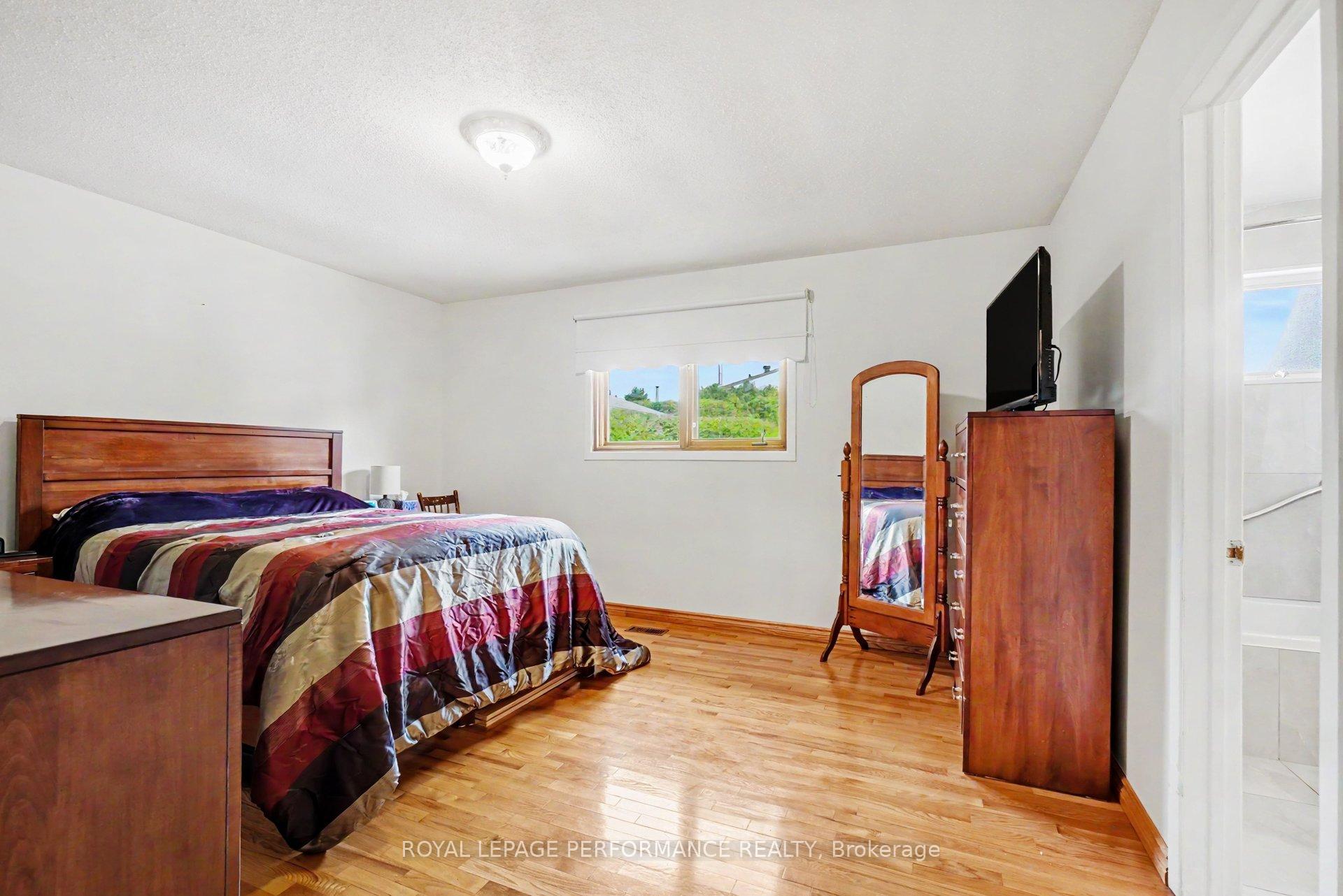 Photo 19 of 1599 Maxime Street, Ottawa, Pineview — HOMEH