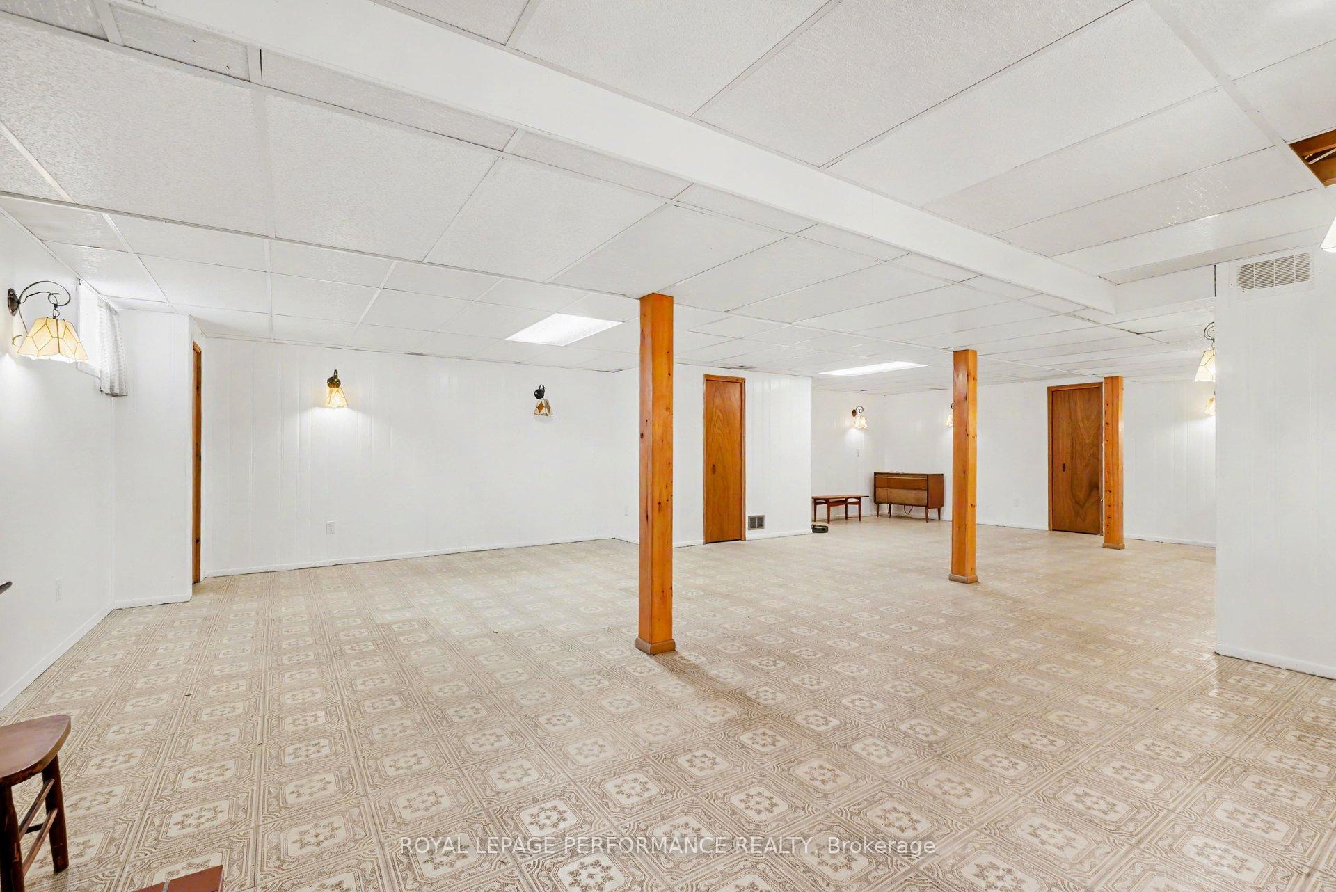 Photo 26 of 1599 Maxime Street, Ottawa, Pineview — HOMEH