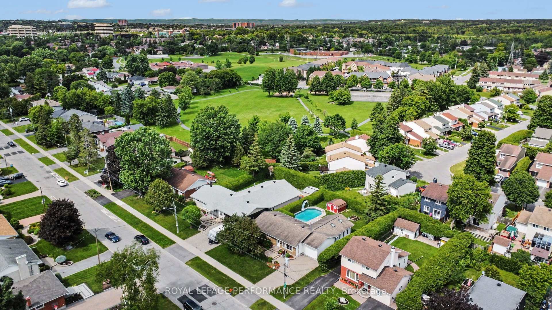 Photo 35 of 1599 Maxime Street, Ottawa, Pineview — HOMEH