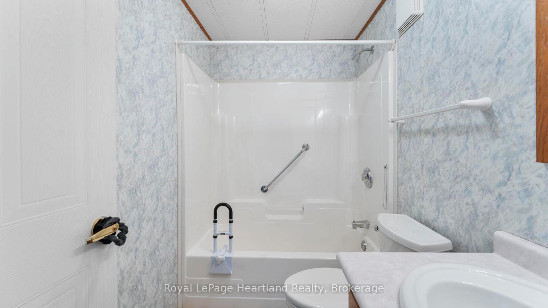 Photo 12 of 65 Cherokee Lane, Ashfield-Colborne-Wawanosh, Colborne — HOMEH