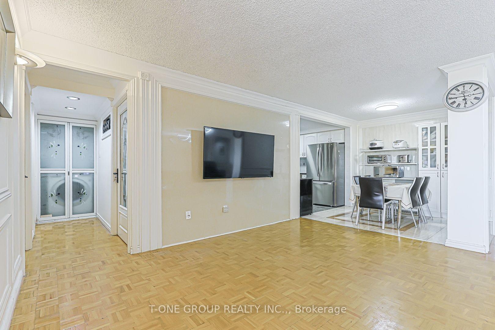 Photo 11 of Unit 901, 99 Cameron Street, Toronto, Kensington-Chinatown — HOMEH