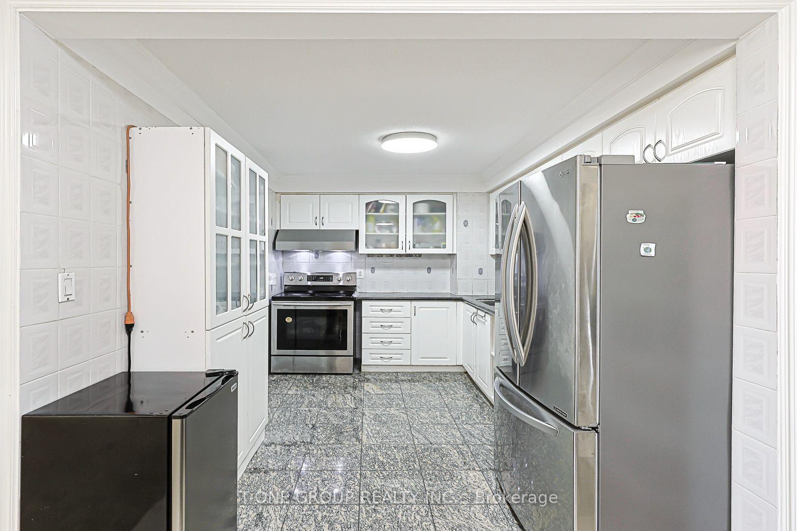 Photo 12 of Unit 901, 99 Cameron Street, Toronto, Kensington-Chinatown — HOMEH