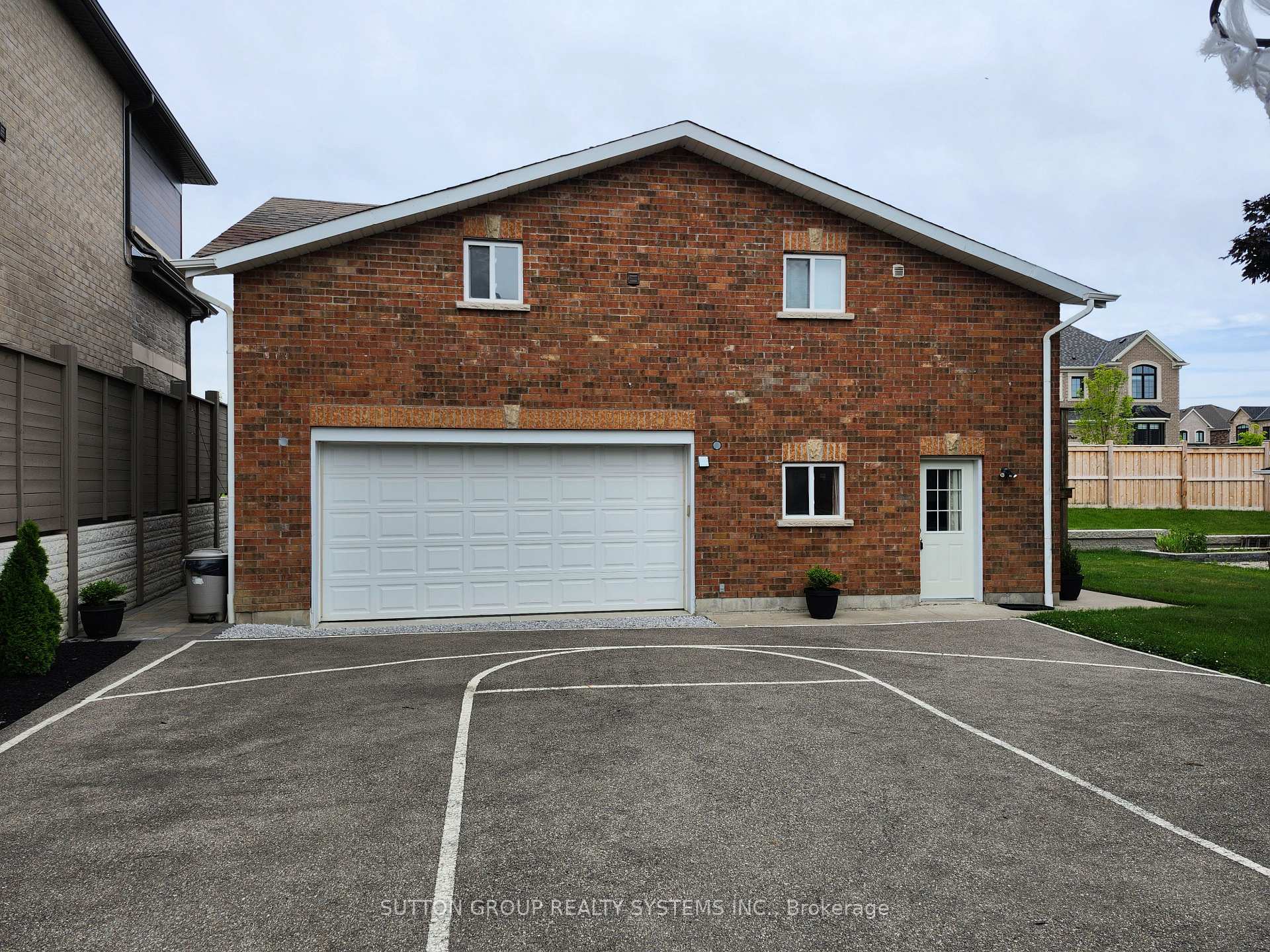 Photo 2 of Unit Lower, 8879 Heritage Road, Brampton, Bram West — HOMEH
