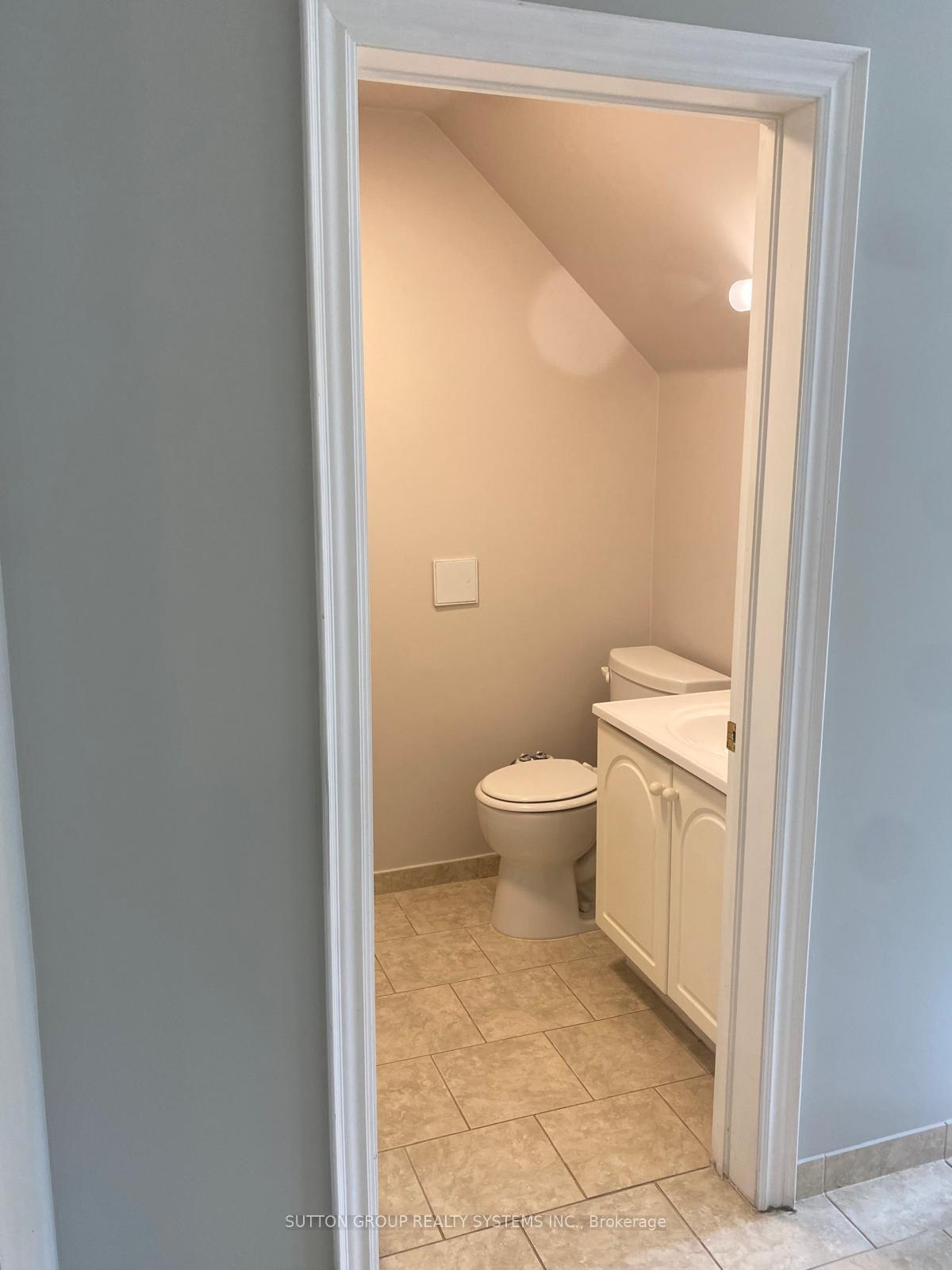 Photo 9 of Unit Lower, 8879 Heritage Road, Brampton, Bram West — HOMEH