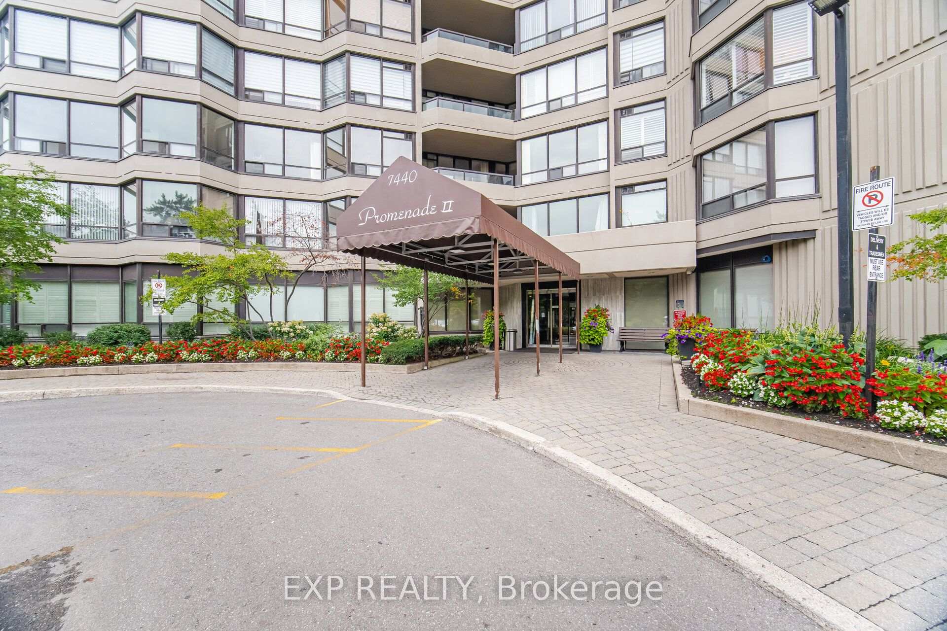Photo 5 of Unit 410, 7440 Bathurst Street, Vaughan, Brownridge — HOMEH
