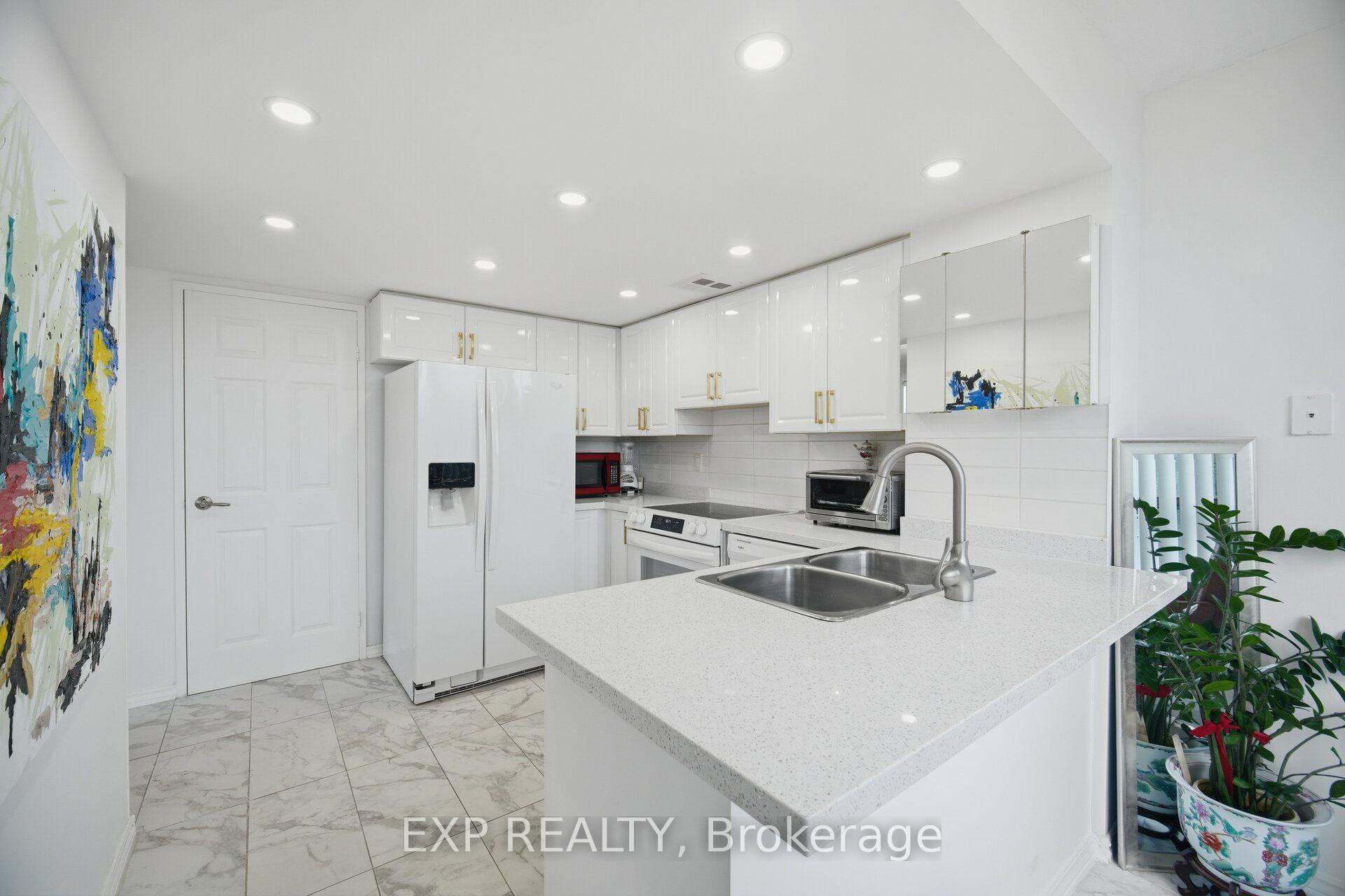 Photo 16 of Unit 410, 7440 Bathurst Street, Vaughan, Brownridge — HOMEH